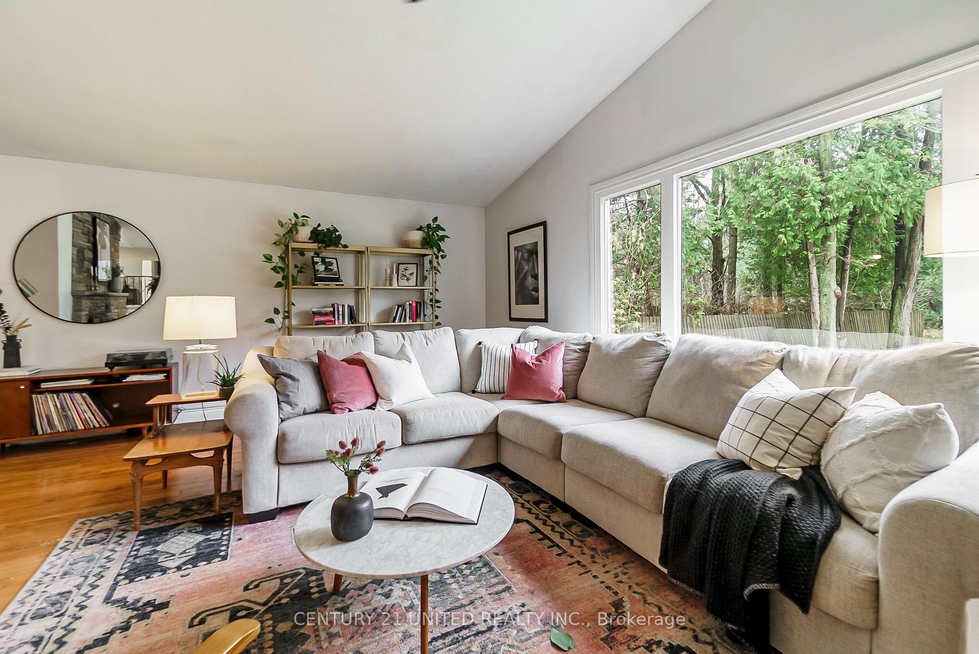 Photo 22 of 647C Ravenshoe Road, Uxbridge, Rural Uxbridge — HOMEH