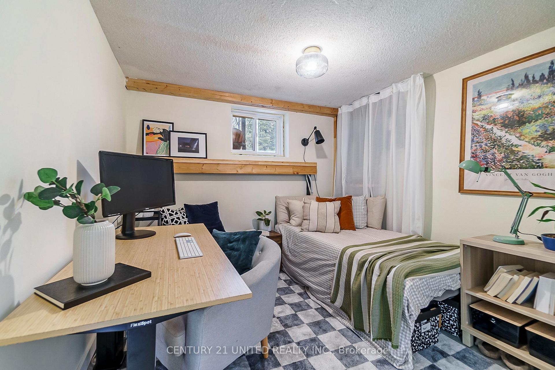 Photo 25 of 647C Ravenshoe Road, Uxbridge, Rural Uxbridge — HOMEH