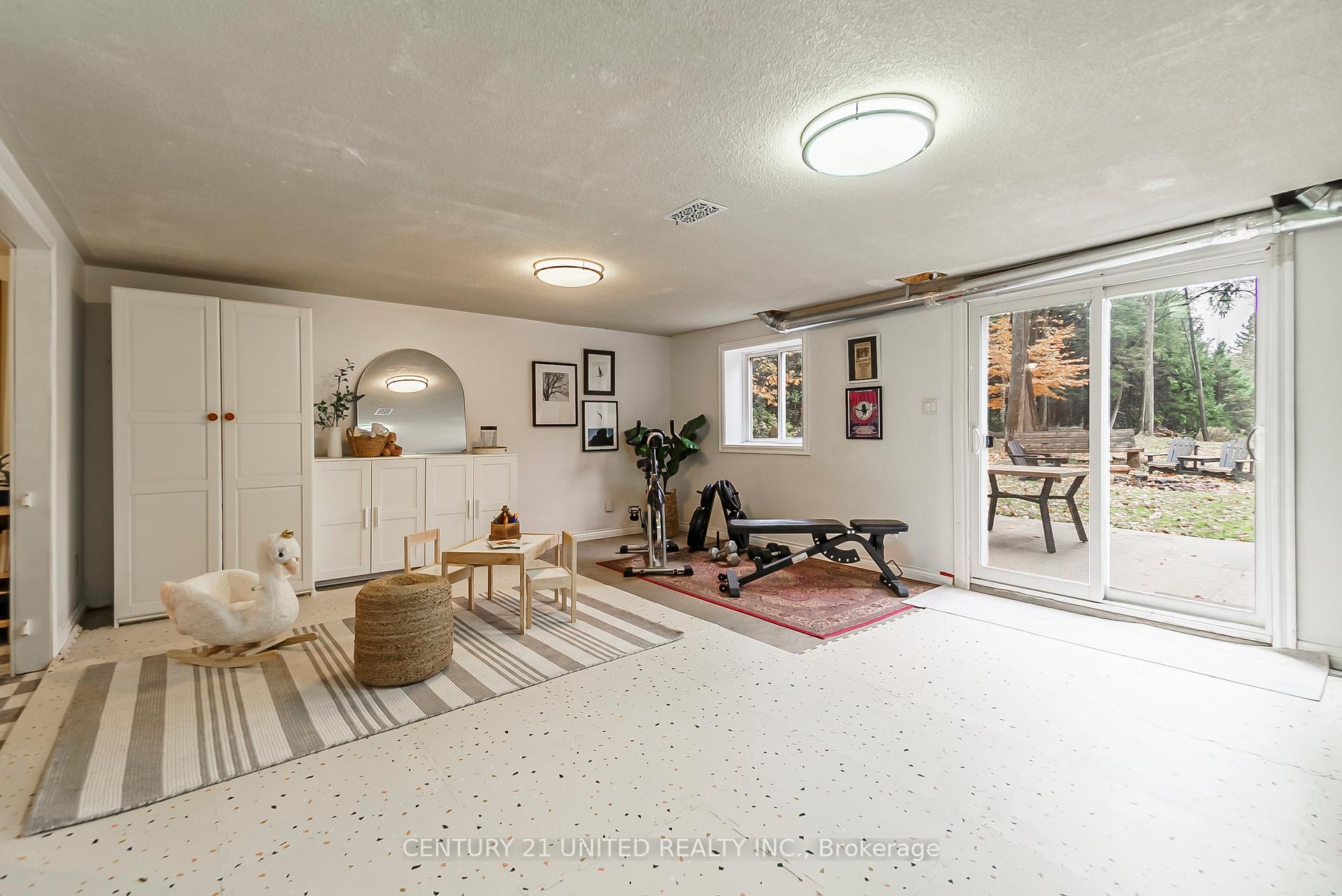 Photo 27 of 647C Ravenshoe Road, Uxbridge, Rural Uxbridge — HOMEH