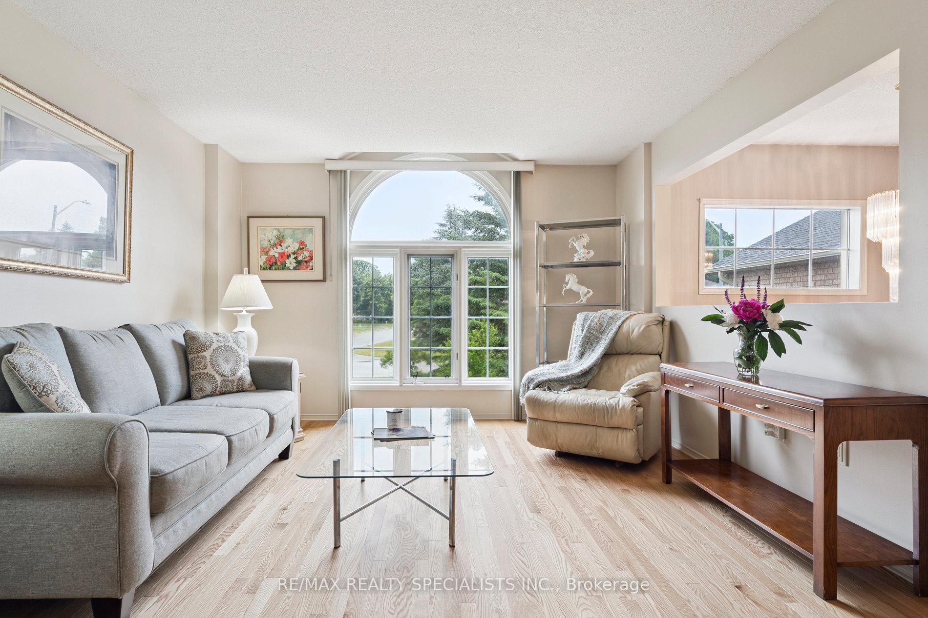 Photo 7 of 62 Silver Birch Avenue, Wasaga Beach — HOMEH