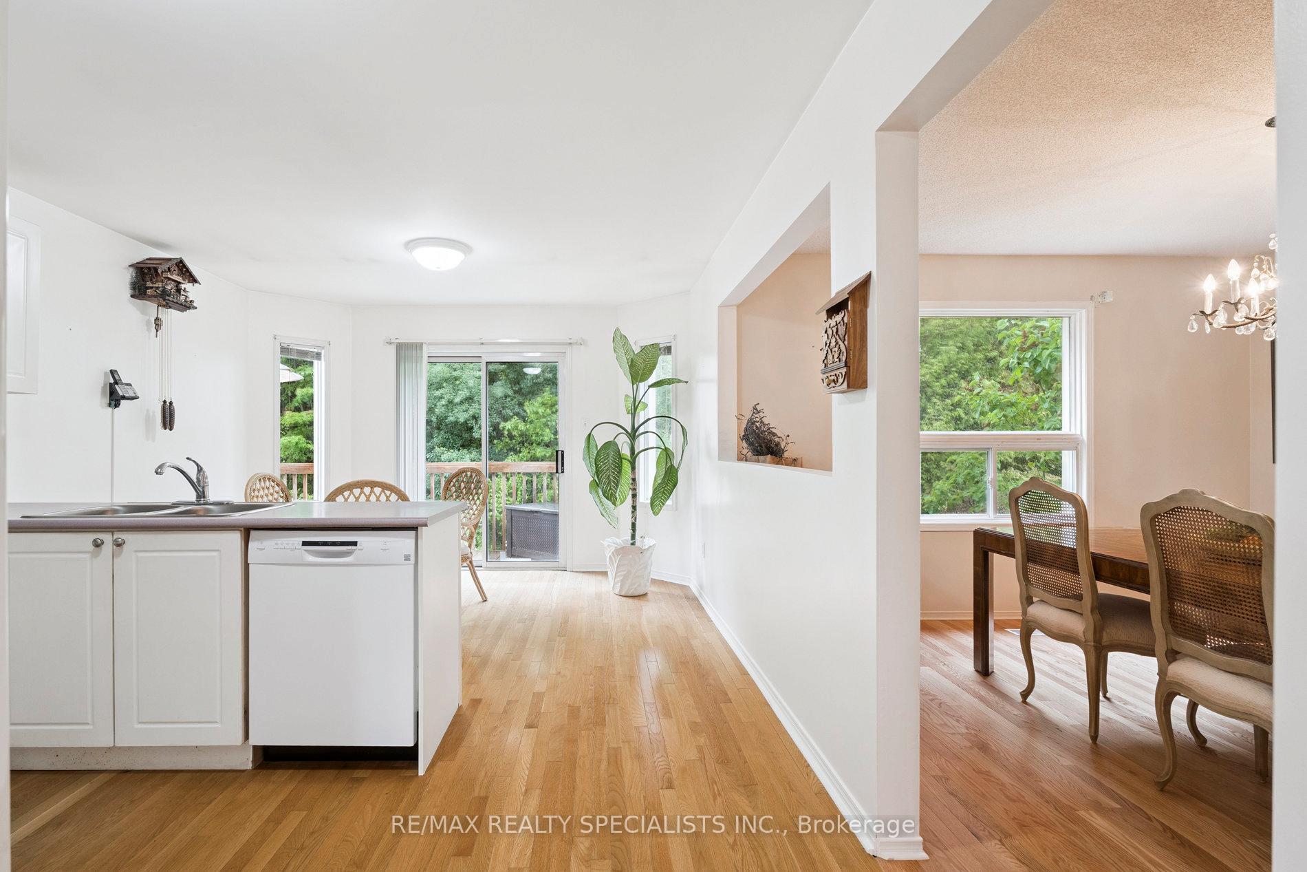 Photo 9 of 62 Silver Birch Avenue, Wasaga Beach — HOMEH