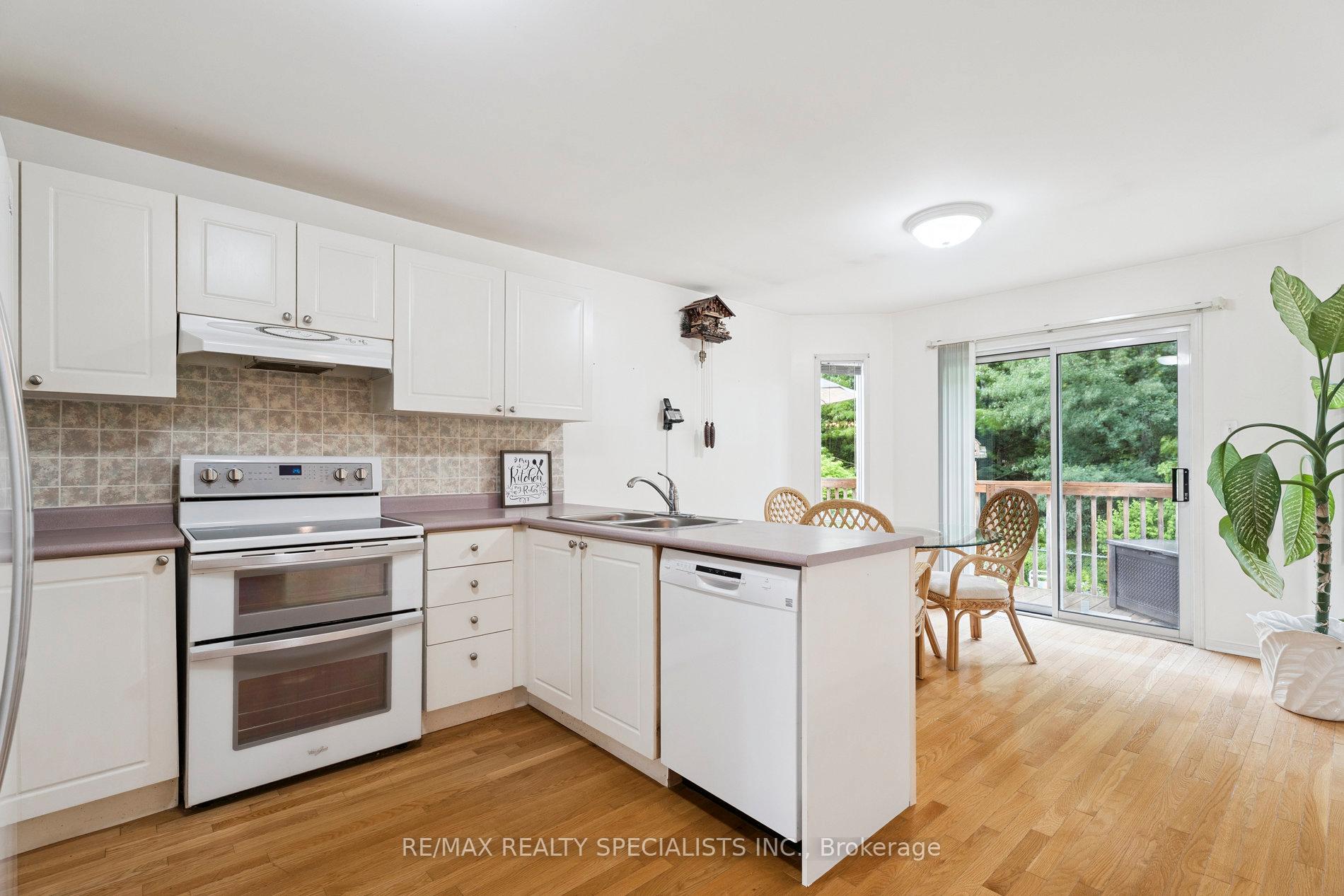 Photo 12 of 62 Silver Birch Avenue, Wasaga Beach — HOMEH