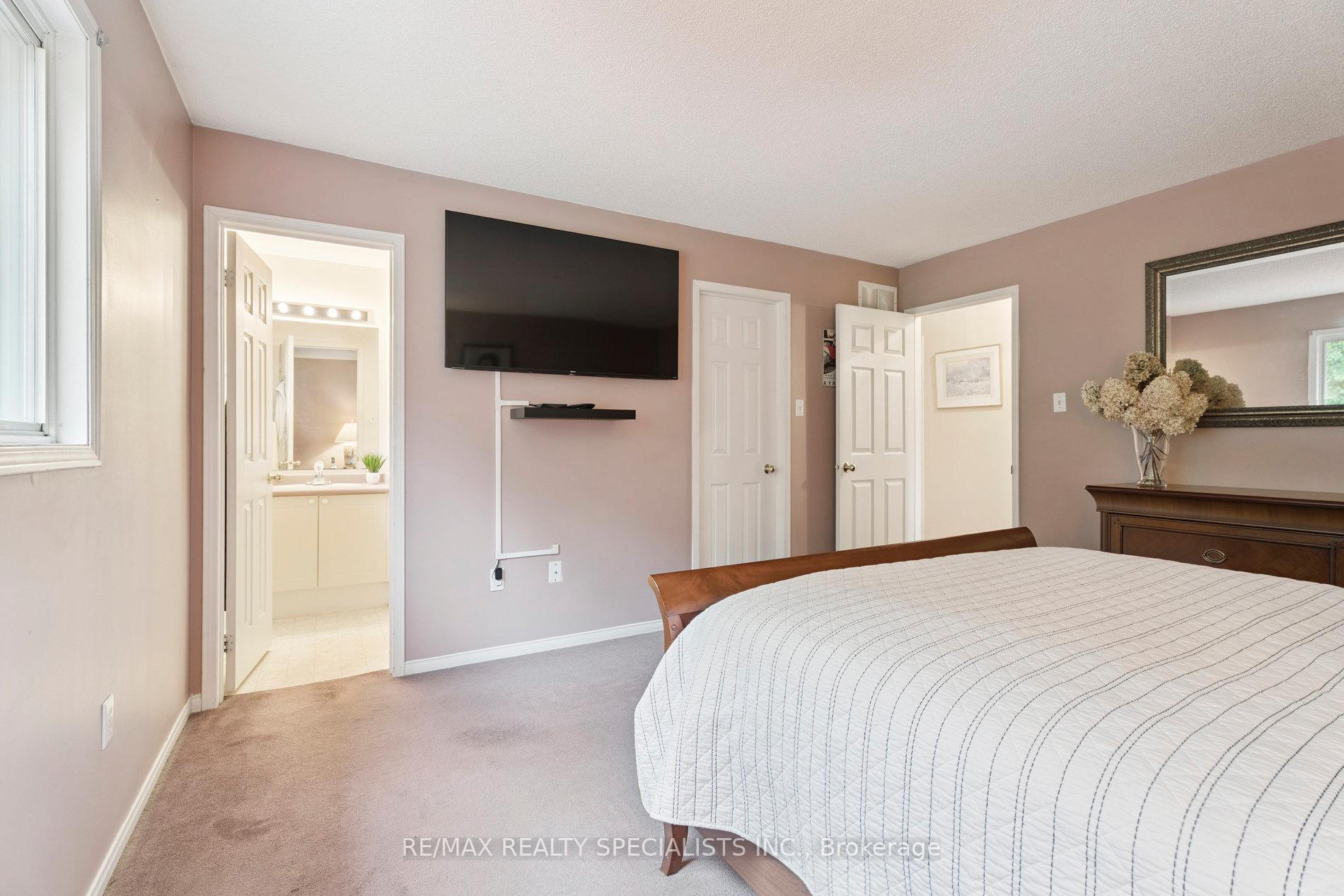 Photo 17 of 62 Silver Birch Avenue, Wasaga Beach — HOMEH