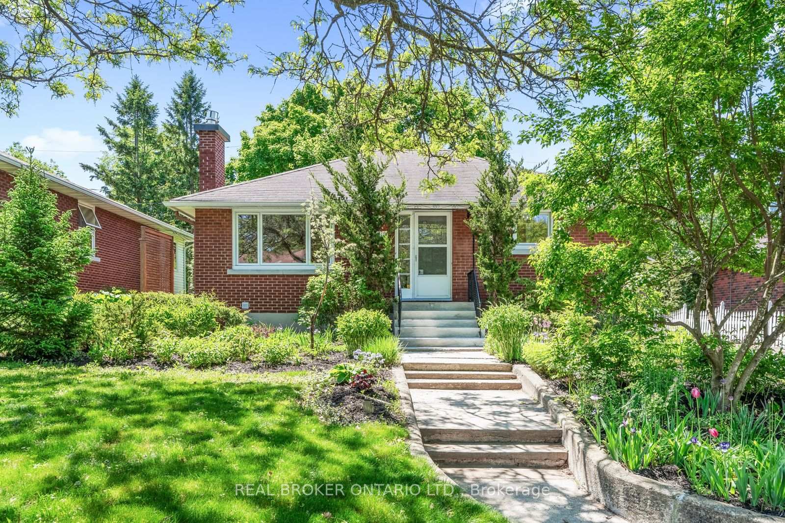 Photo 2 of 174 Dahlia Avenue, Ottawa, Applewood Acres — HOMEH