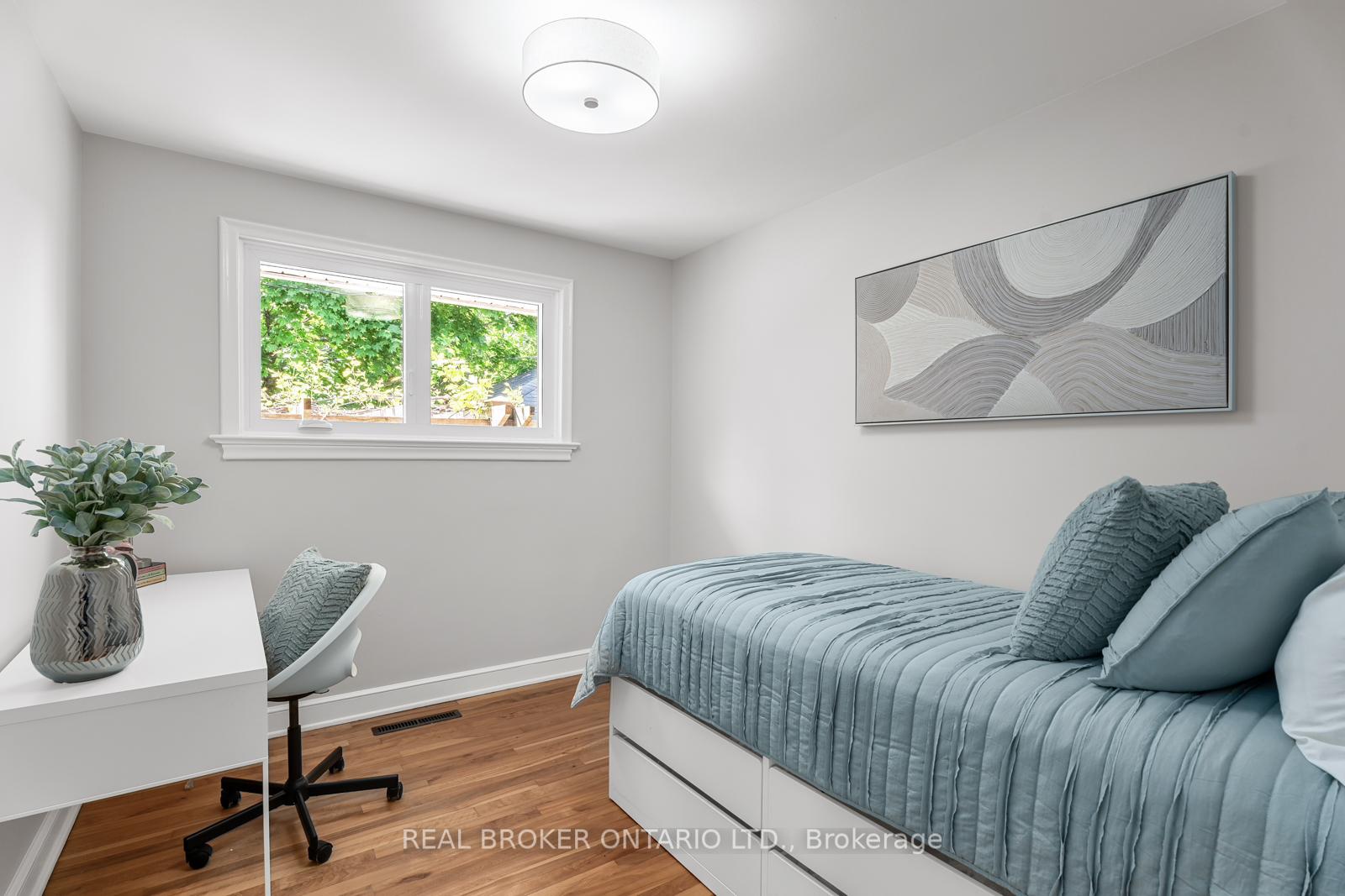 Photo 16 of 174 Dahlia Avenue, Ottawa, Applewood Acres — HOMEH