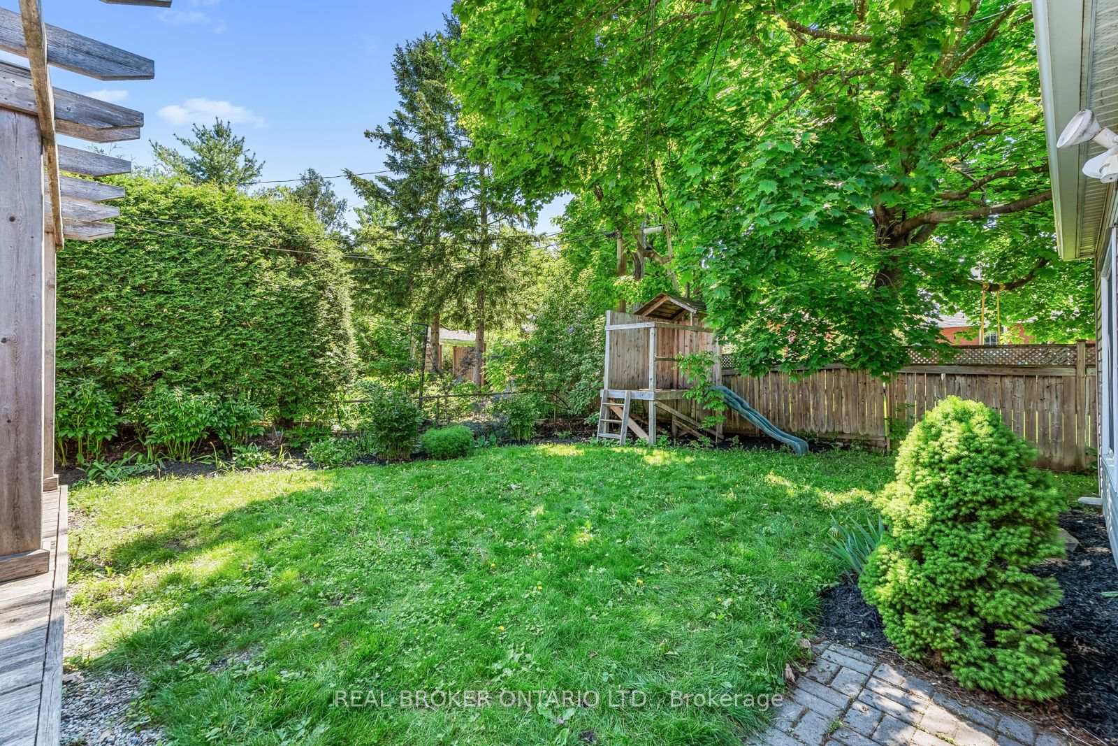 Photo 25 of 174 Dahlia Avenue, Ottawa, Applewood Acres — HOMEH