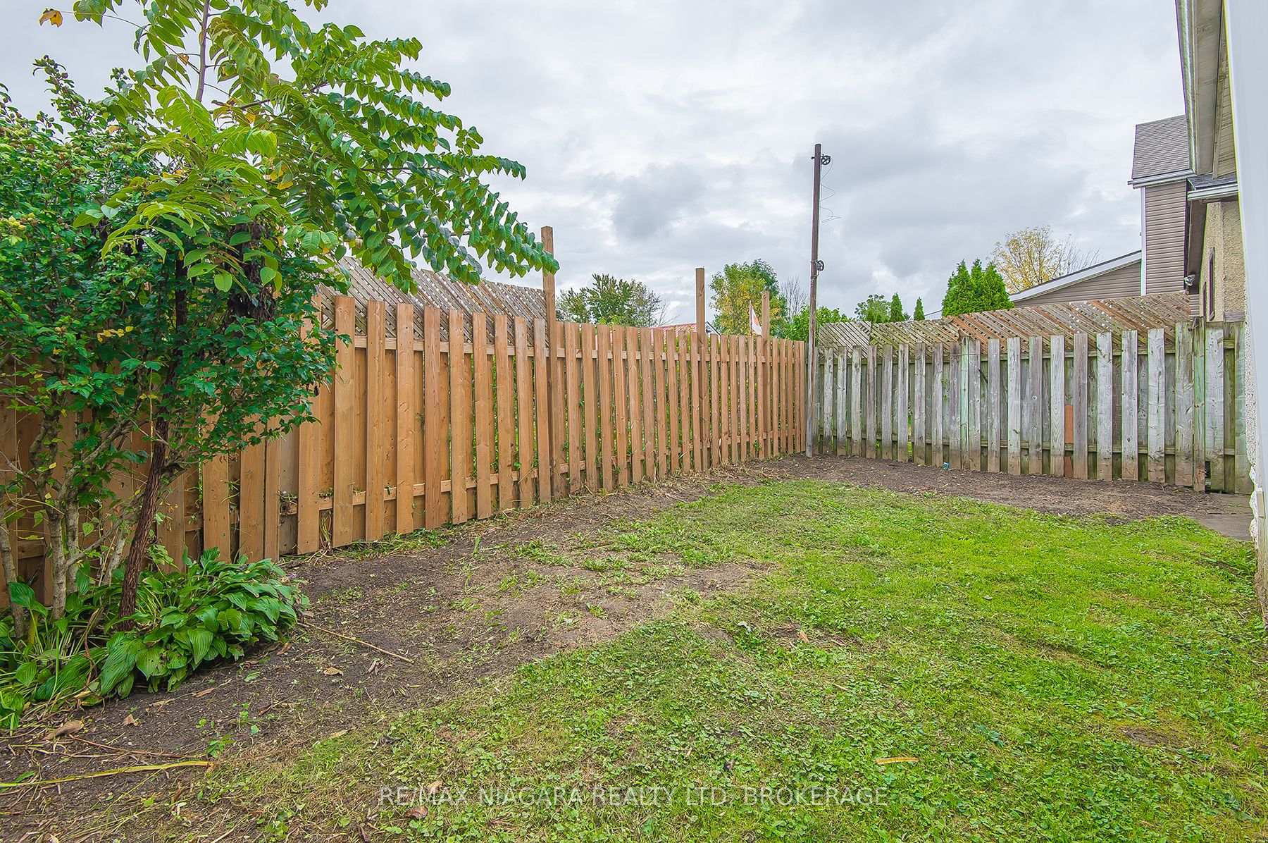 Photo 5 of 76 Sixth Street, Welland, Lincoln/Crowland — HOMEH