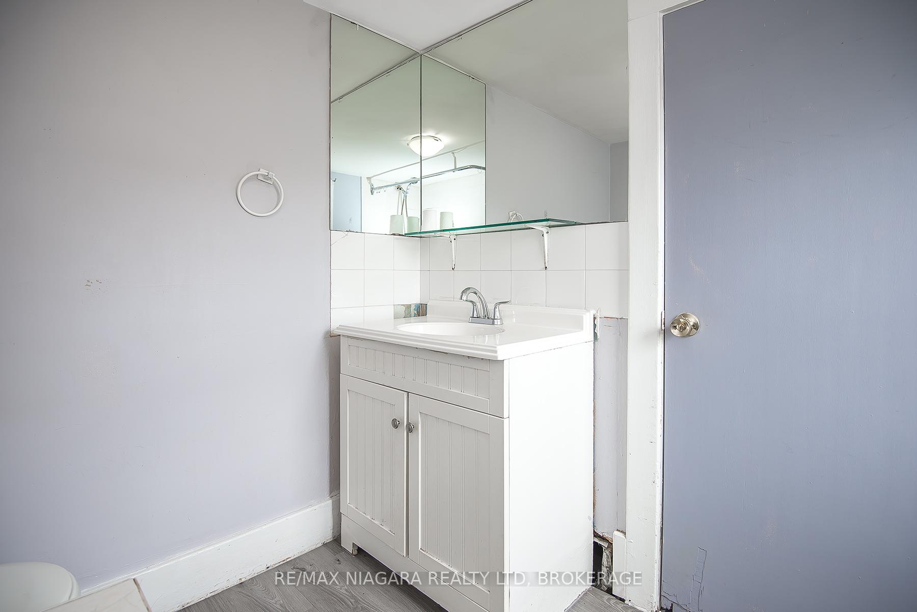 Photo 12 of 76 Sixth Street, Welland, Lincoln/Crowland — HOMEH