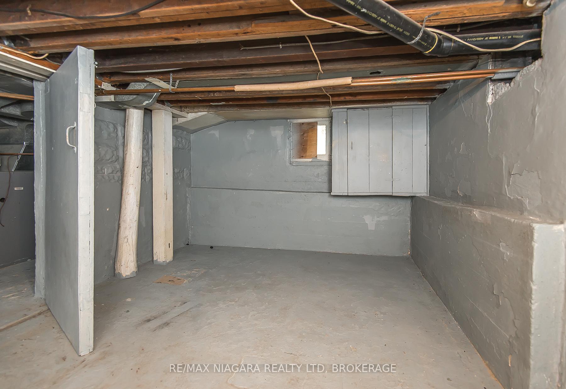 Photo 23 of 76 Sixth Street, Welland, Lincoln/Crowland — HOMEH