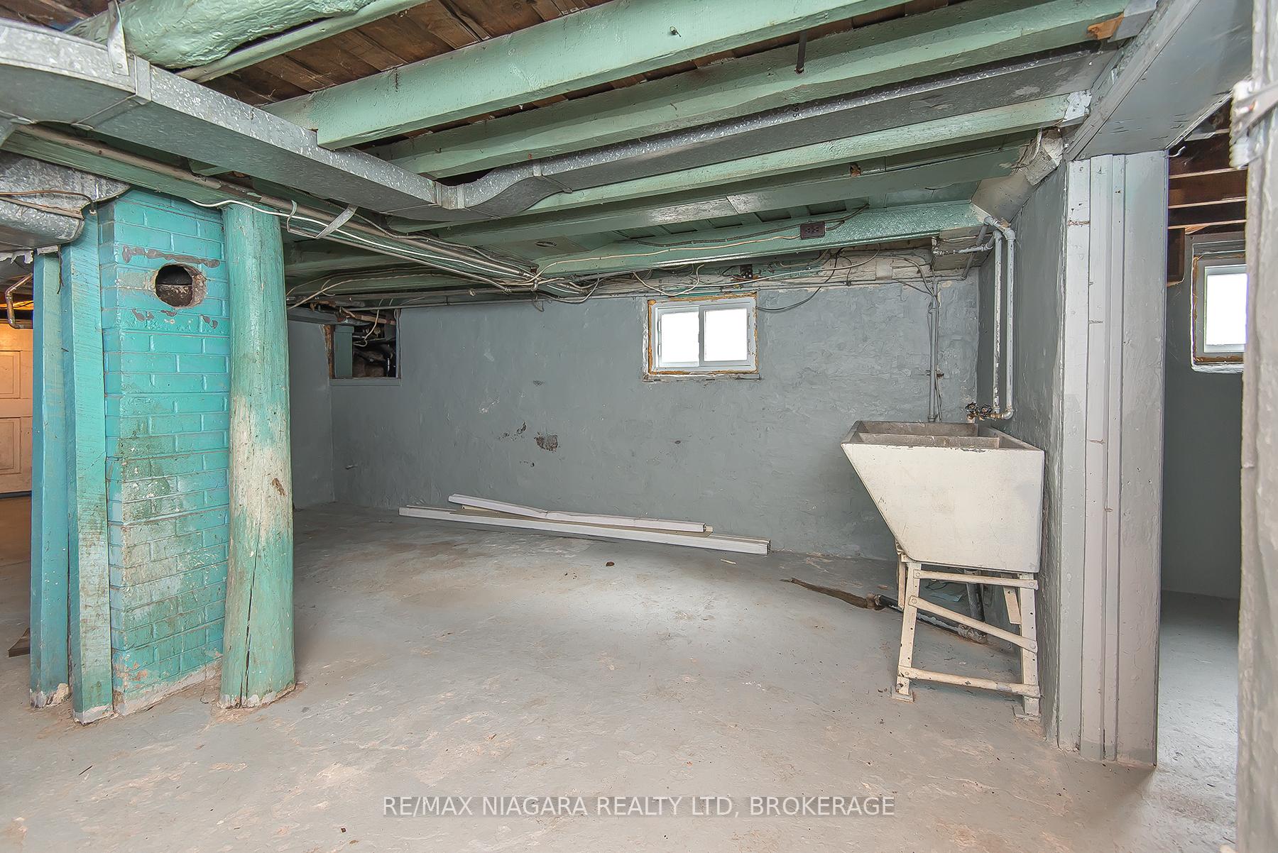 Photo 25 of 76 Sixth Street, Welland, Lincoln/Crowland — HOMEH