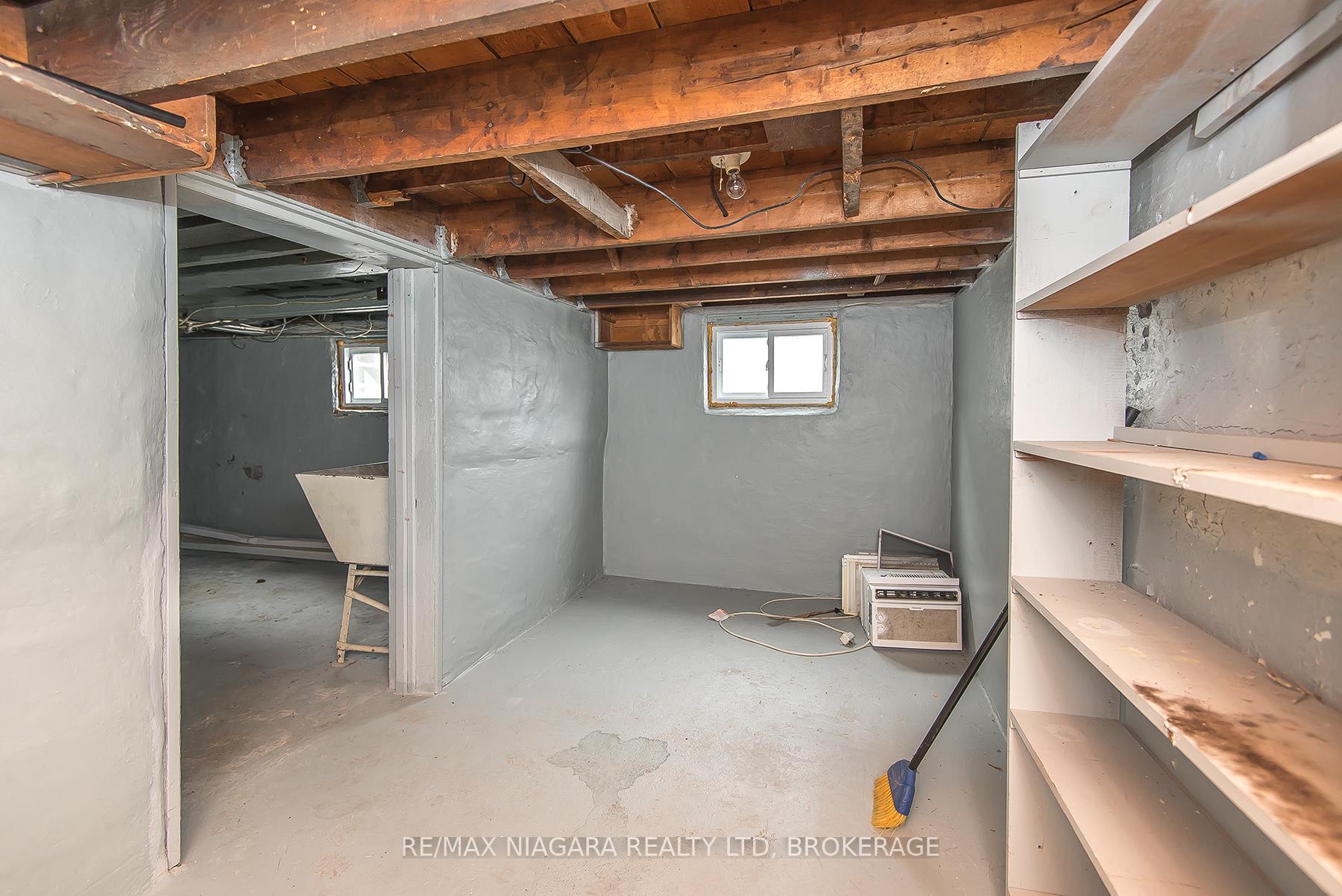 Photo 26 of 76 Sixth Street, Welland, Lincoln/Crowland — HOMEH