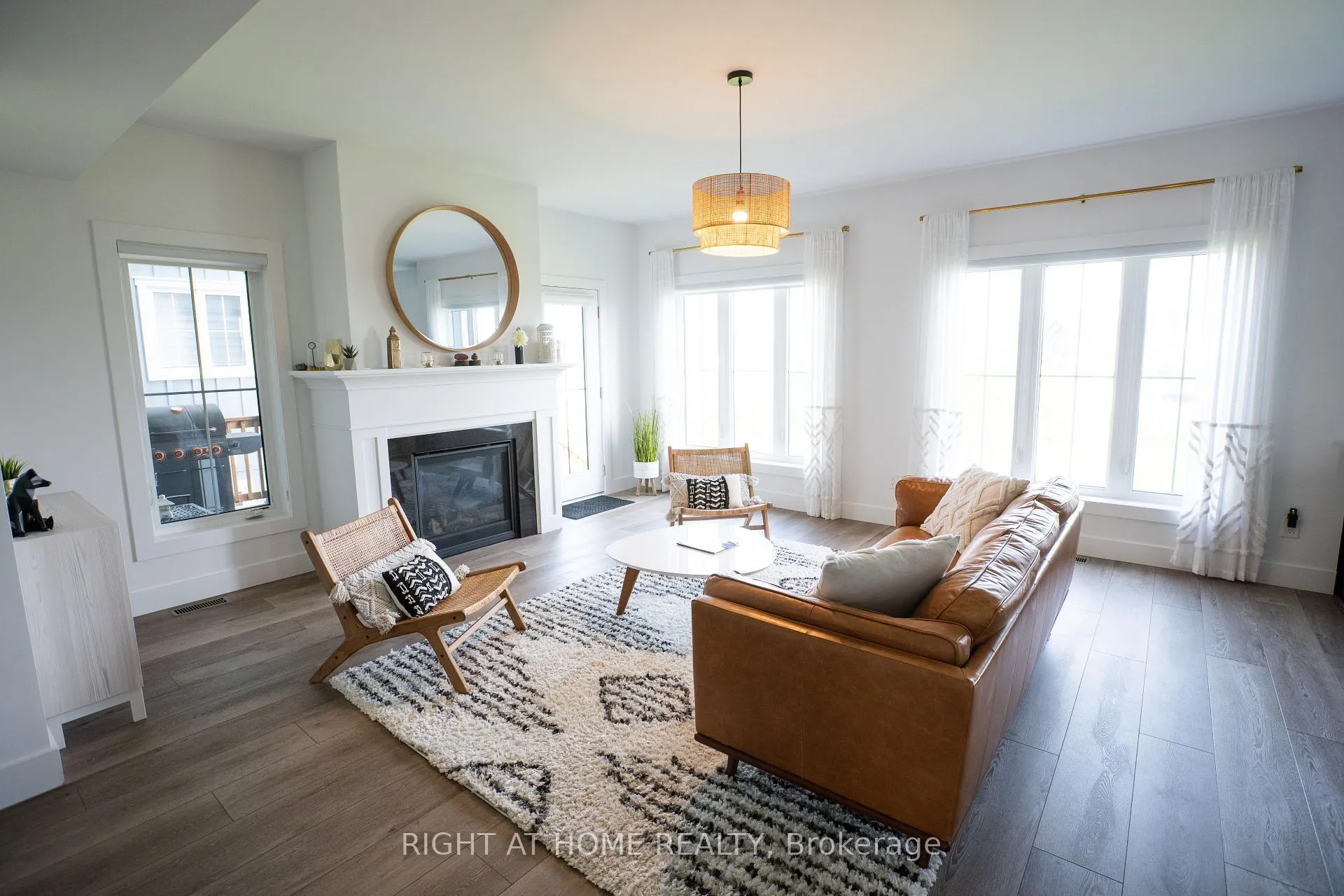 Photo 7 of 114 Black Willow Crescent, Blue Mountains — HOMEH