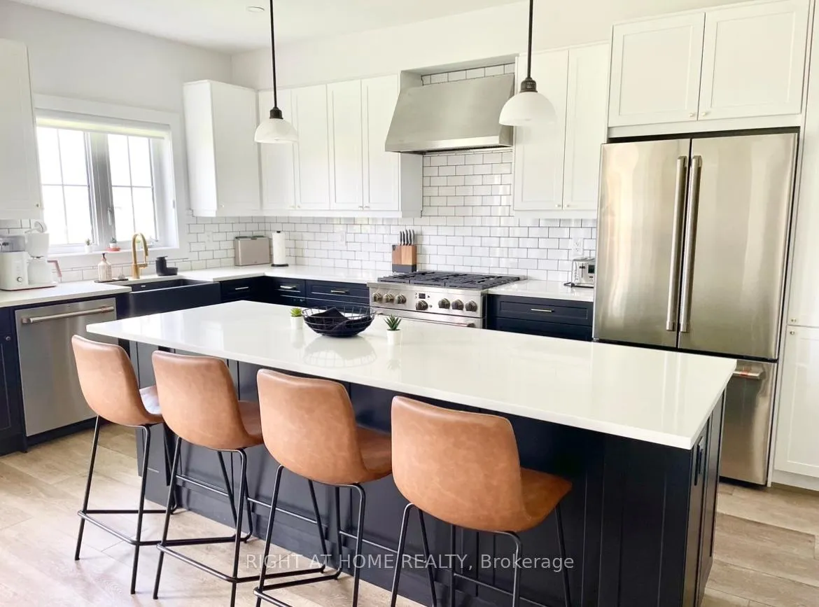 Photo 9 of 114 Black Willow Crescent, Blue Mountains — HOMEH
