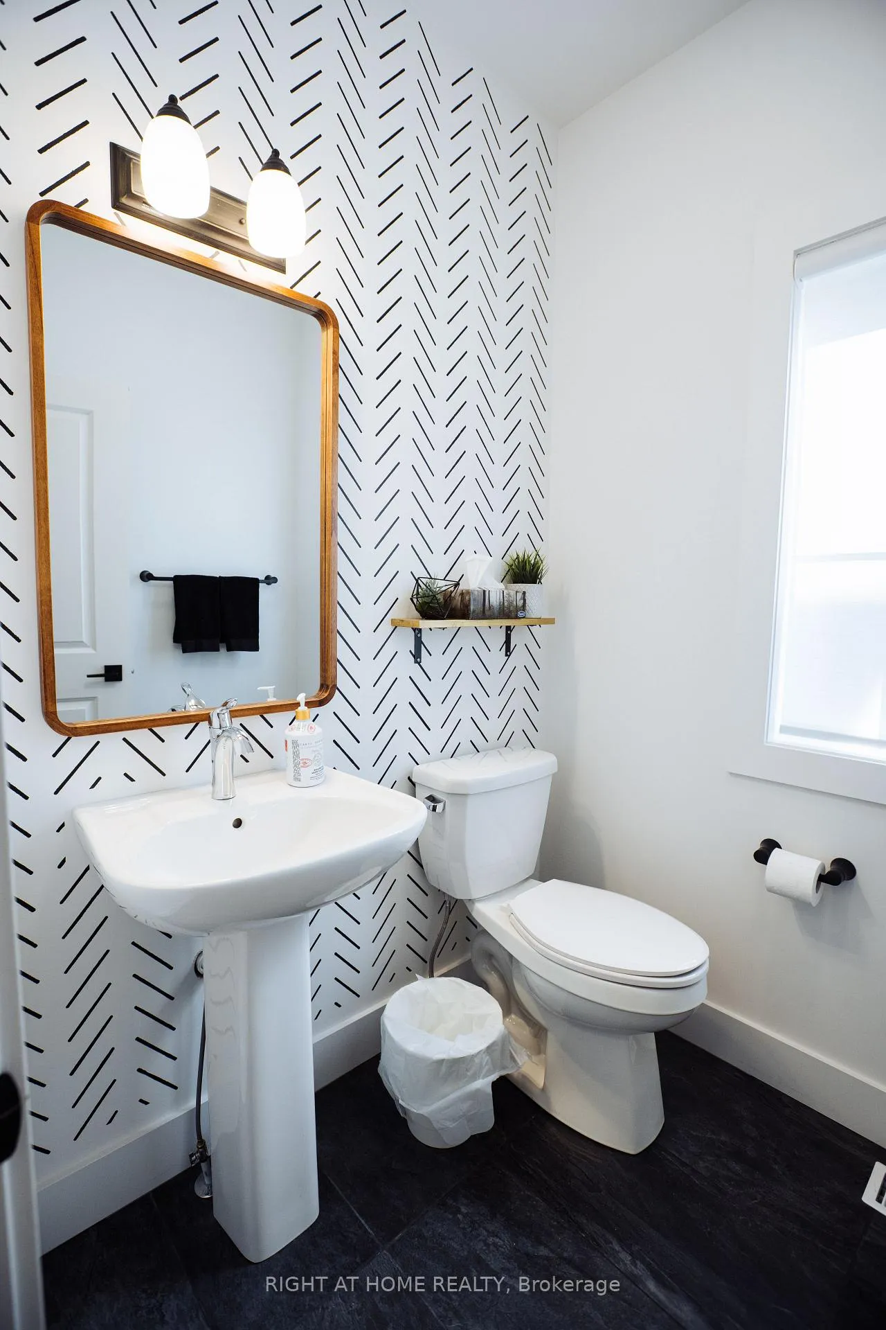 Photo 18 of 114 Black Willow Crescent, Blue Mountains — HOMEH