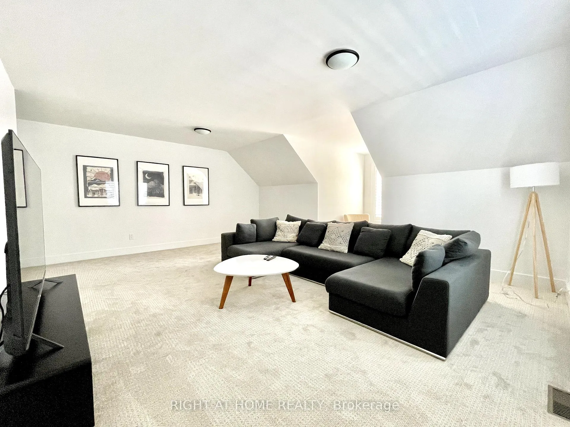 Photo 27 of 114 Black Willow Crescent, Blue Mountains — HOMEH