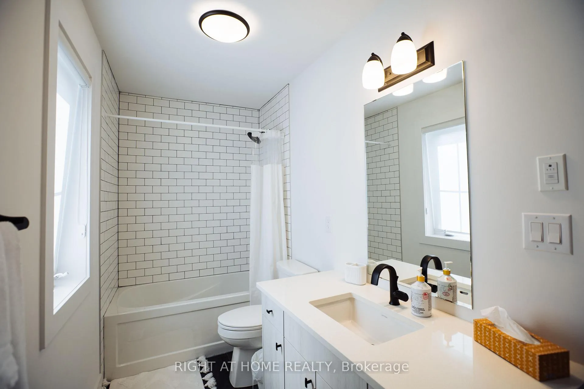Photo 33 of 114 Black Willow Crescent, Blue Mountains — HOMEH