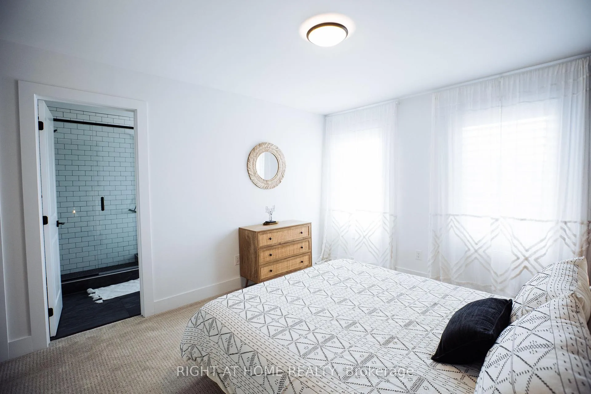 Photo 36 of 114 Black Willow Crescent, Blue Mountains — HOMEH