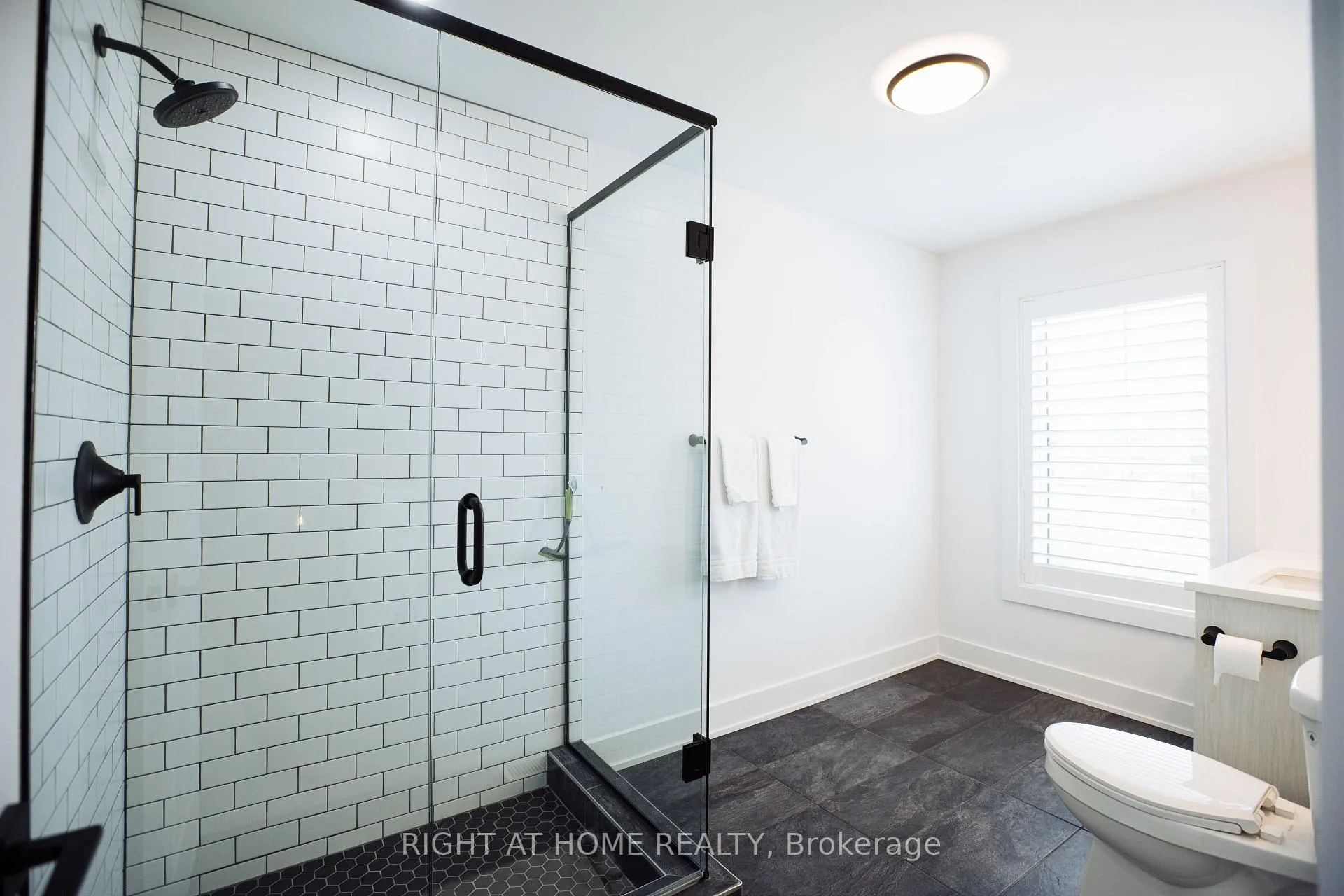 Photo 37 of 114 Black Willow Crescent, Blue Mountains — HOMEH