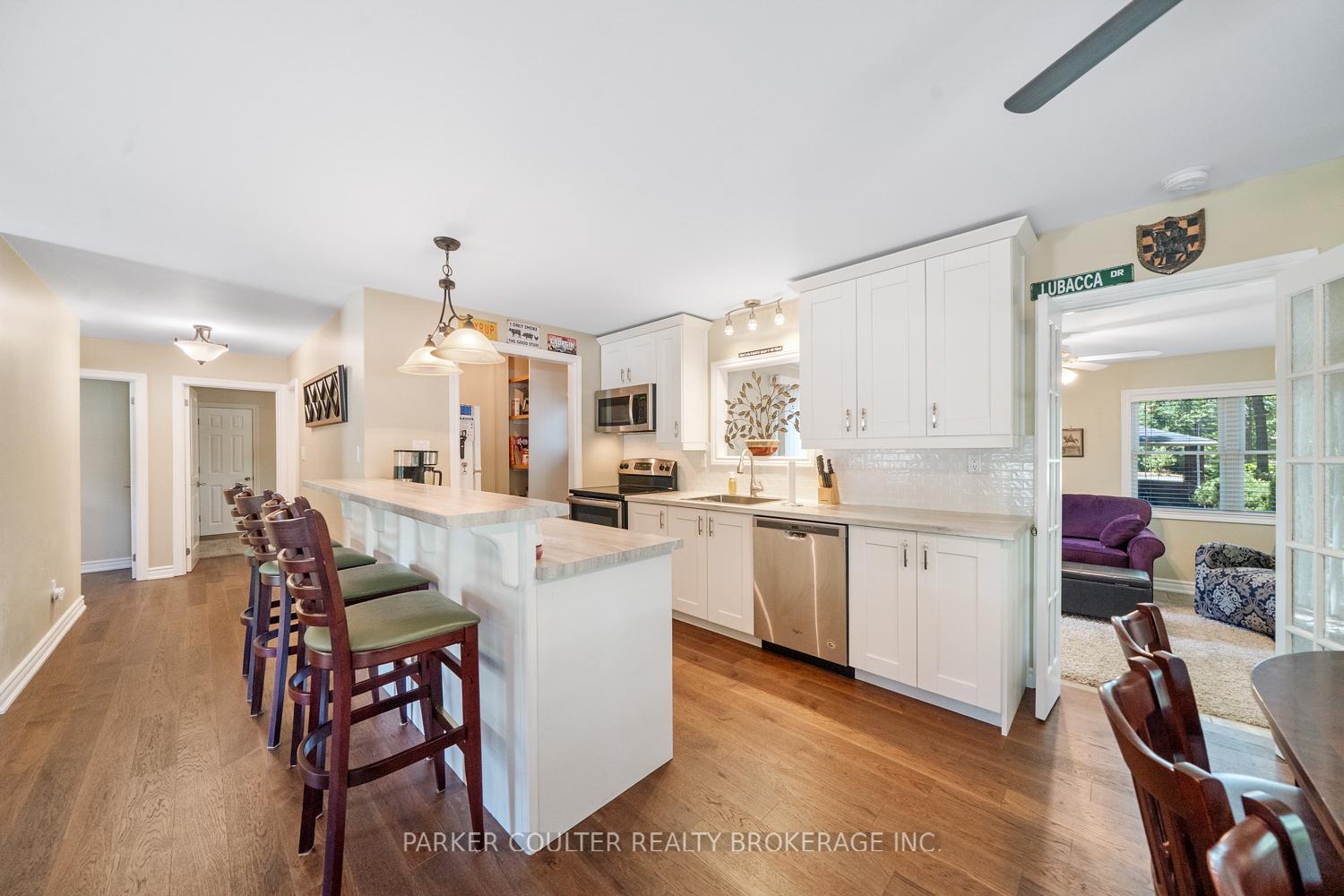 Photo 9 of 40 Antigua Drive, Wasaga Beach — HOMEH