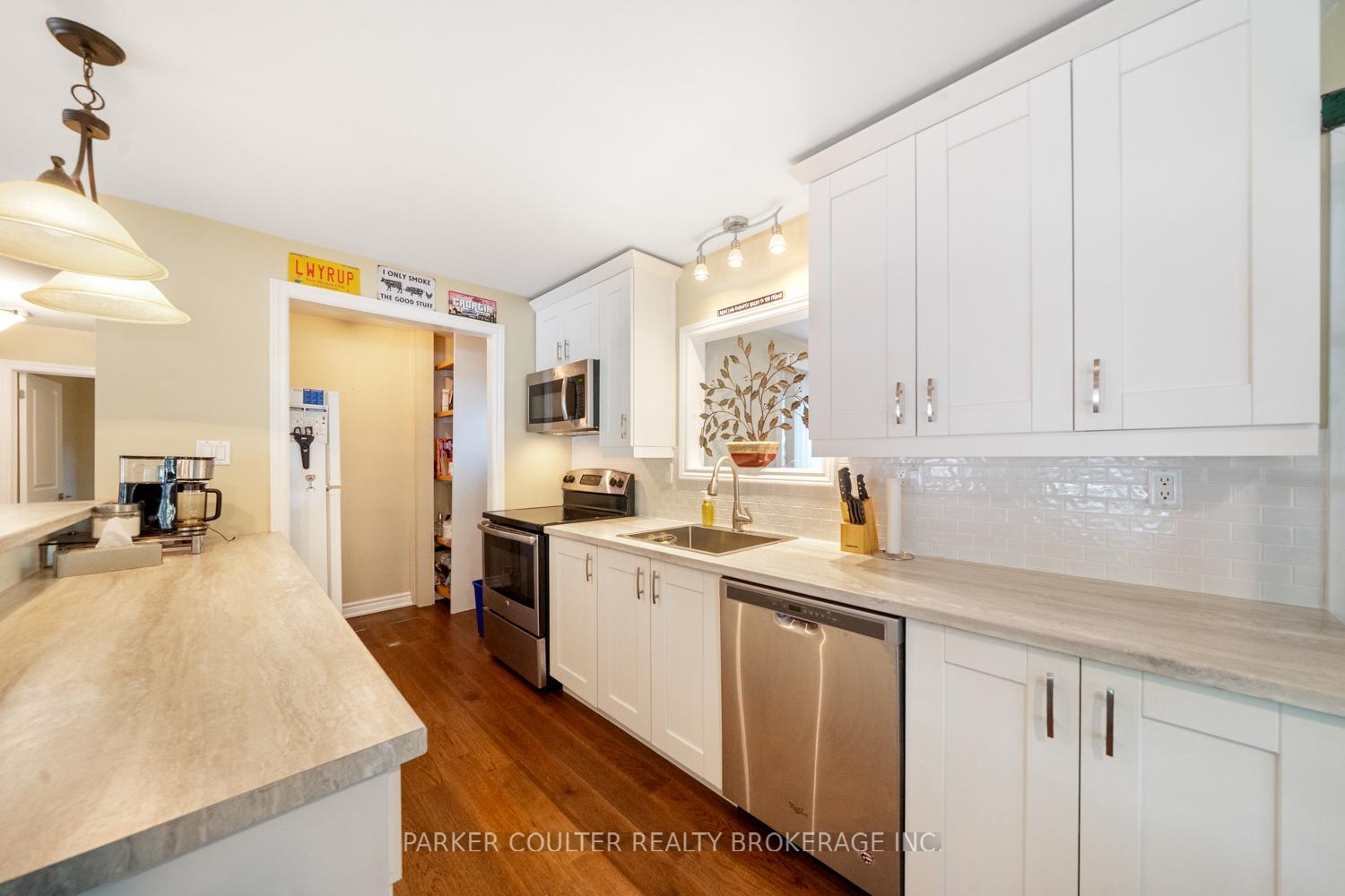Photo 10 of 40 Antigua Drive, Wasaga Beach — HOMEH