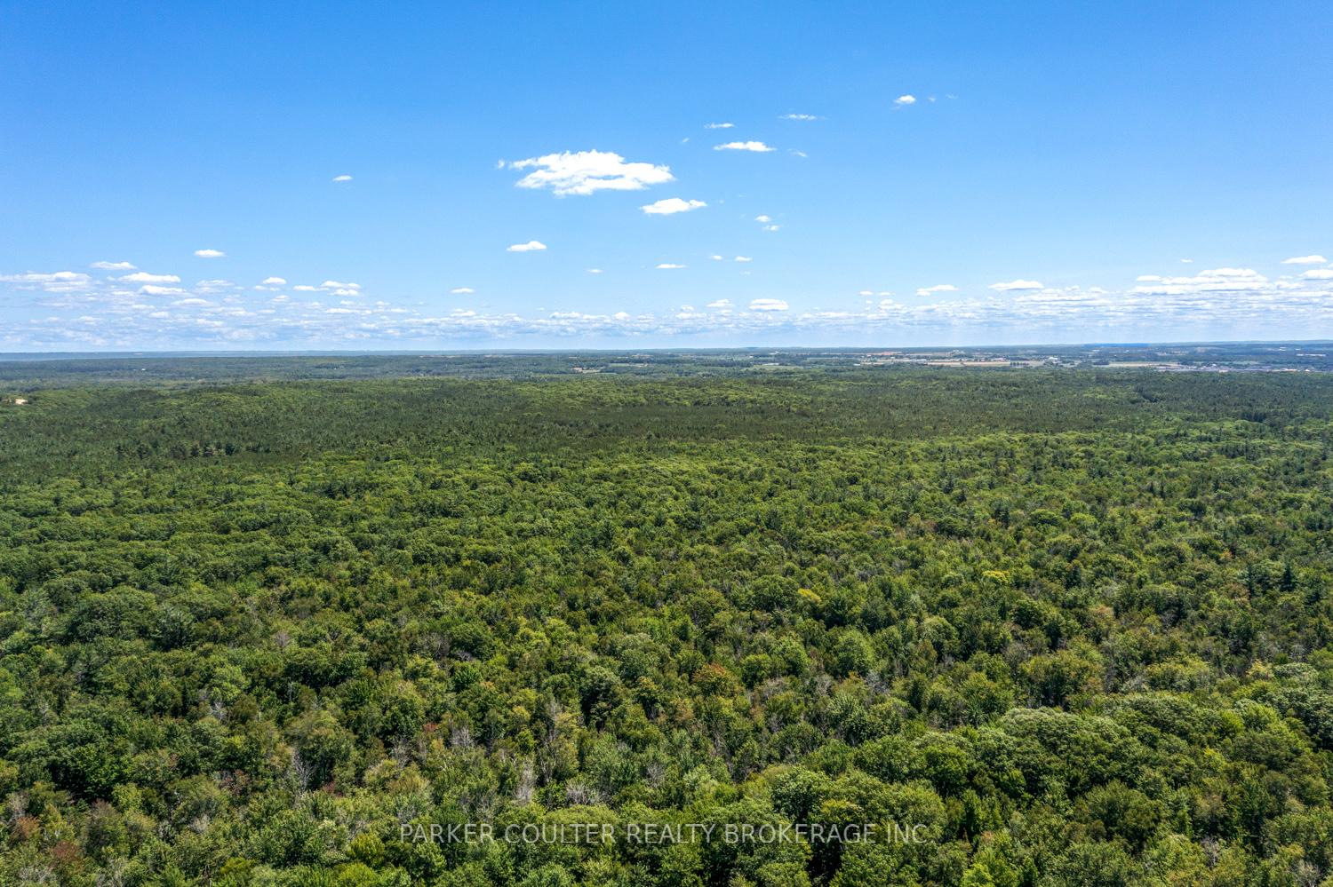 Photo 31 of 40 Antigua Drive, Wasaga Beach — HOMEH