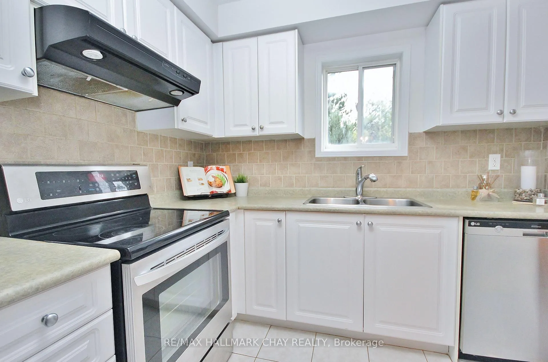 Photo 13 of 68 Gadwall Avenue, Barrie, Painswick South — HOMEH