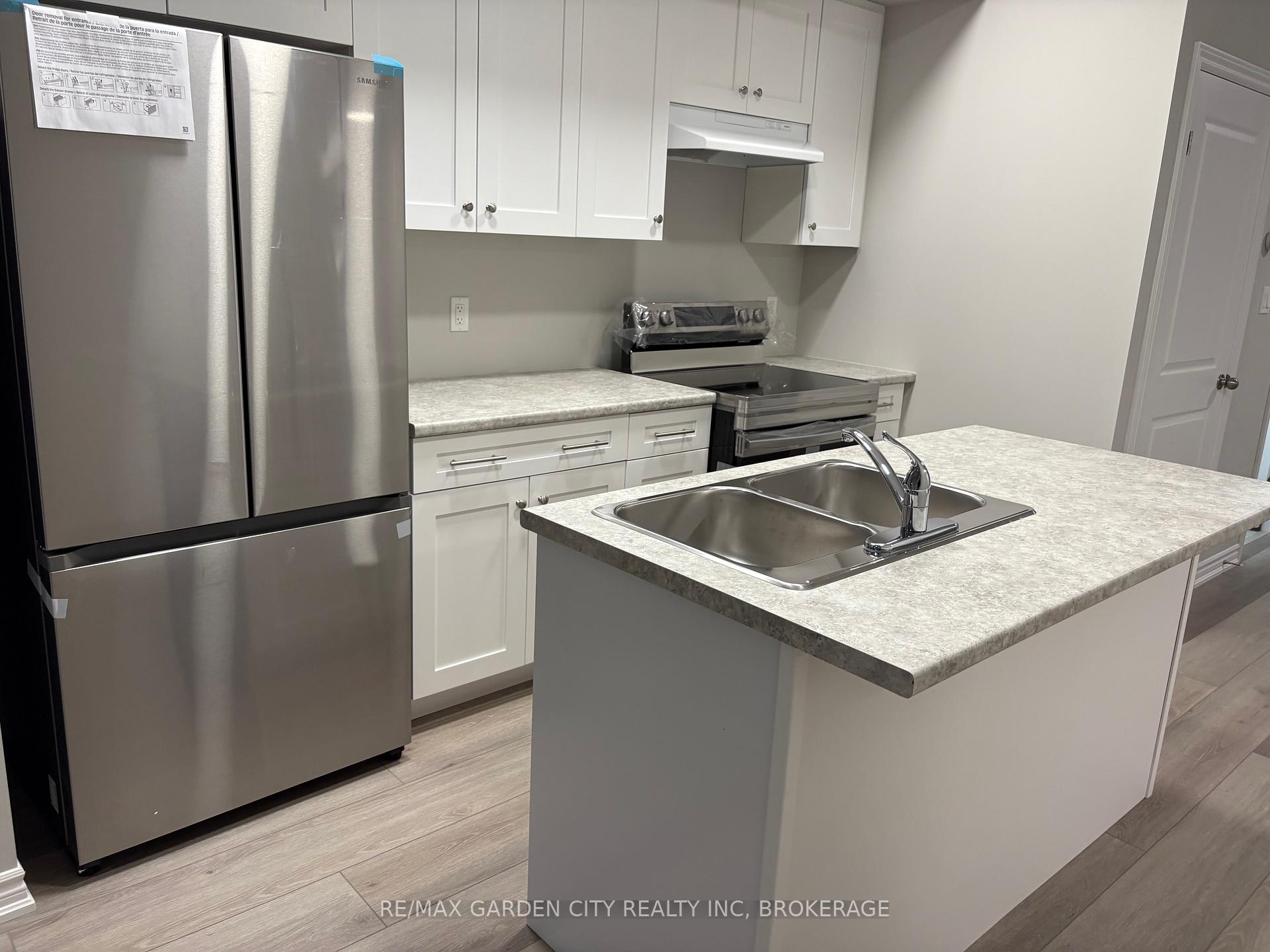 Photo 5 of 75 Superior Street, Welland, Dain City — HOMEH