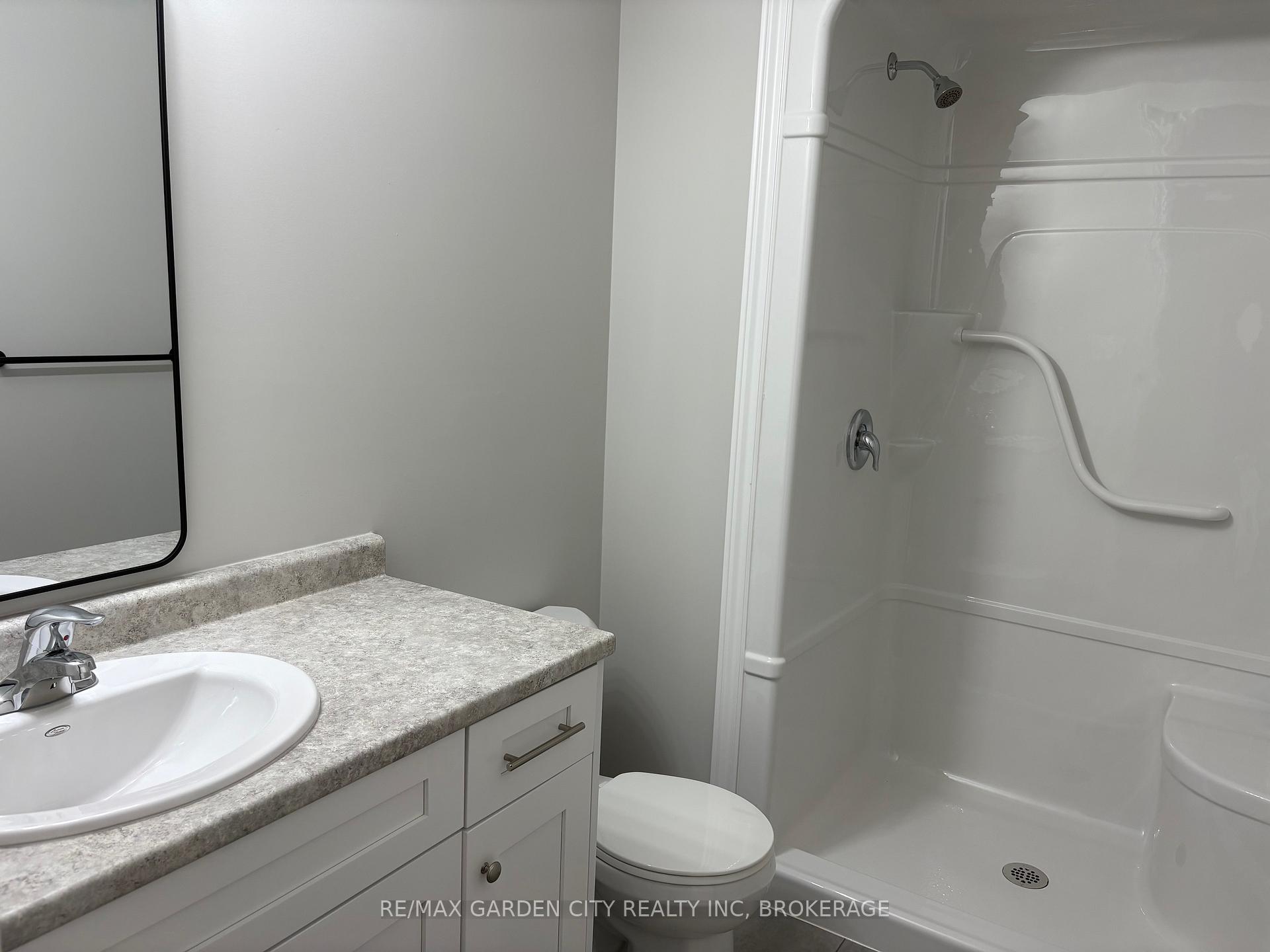 Photo 29 of 75 Superior Street, Welland, Dain City — HOMEH