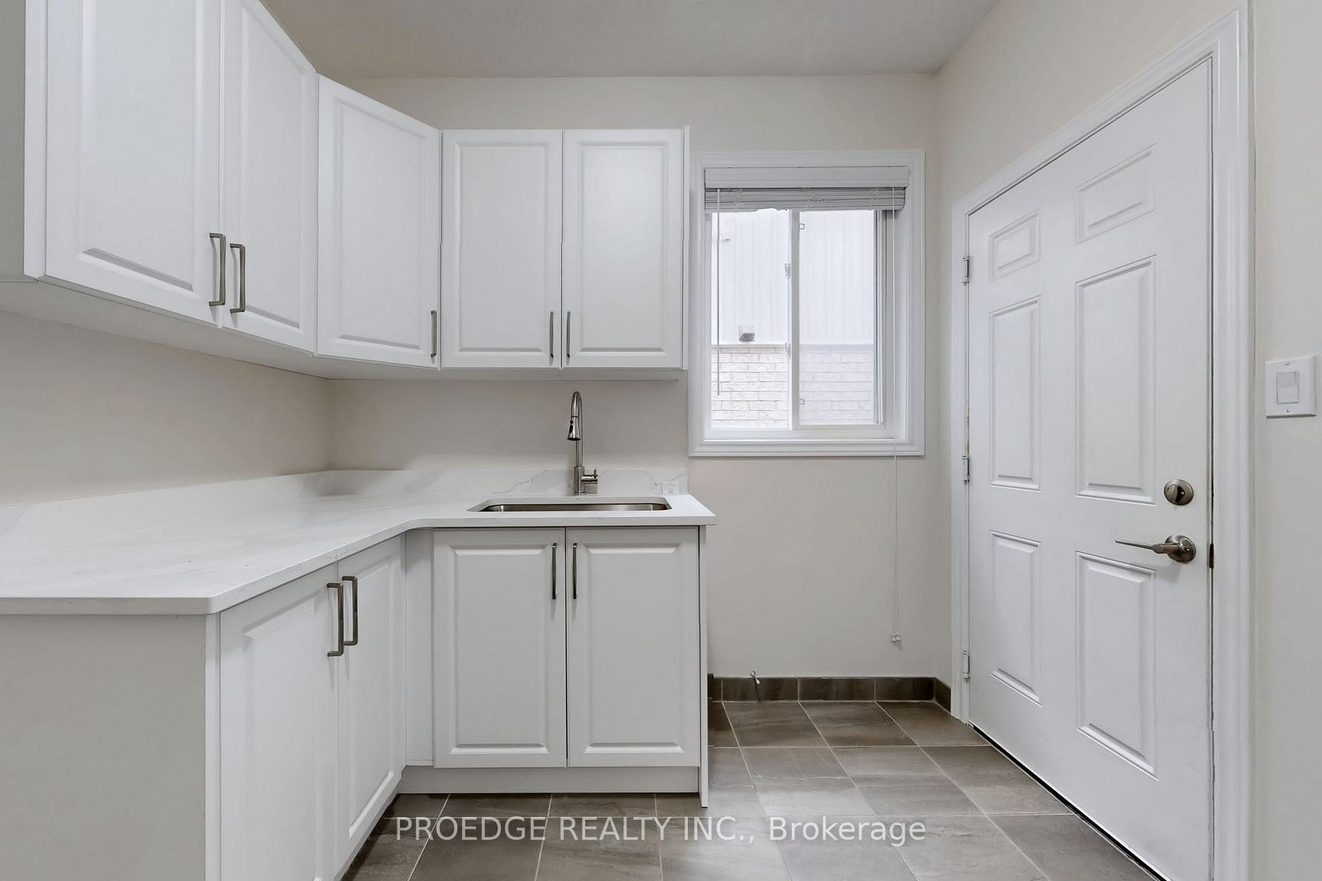Photo 14 of 361 Beechdrops Drive, Waterloo, Vista Hills — HOMEH