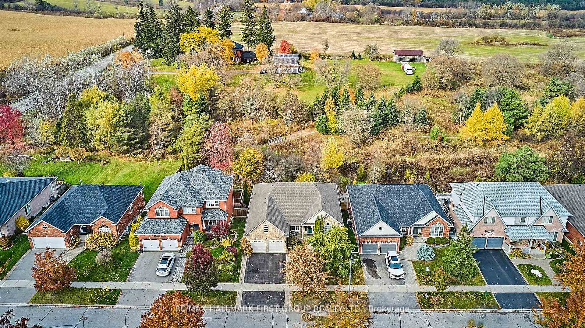 Photo 3 of 9 Oakside Drive, Uxbridge — HOMEH