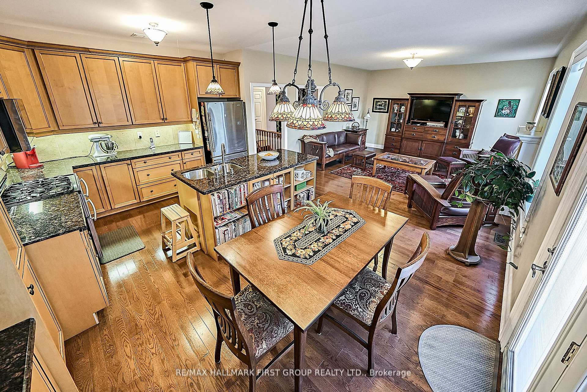 Photo 5 of 9 Oakside Drive, Uxbridge — HOMEH
