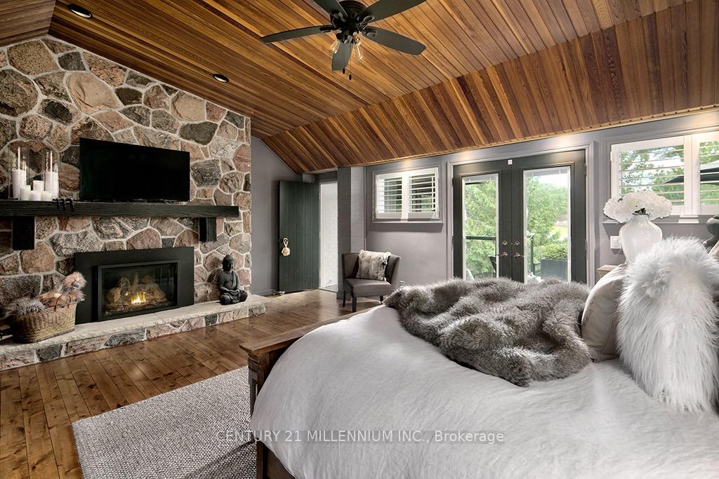Photo 17 of 131 Old Mosley Street, Wasaga Beach — HOMEH