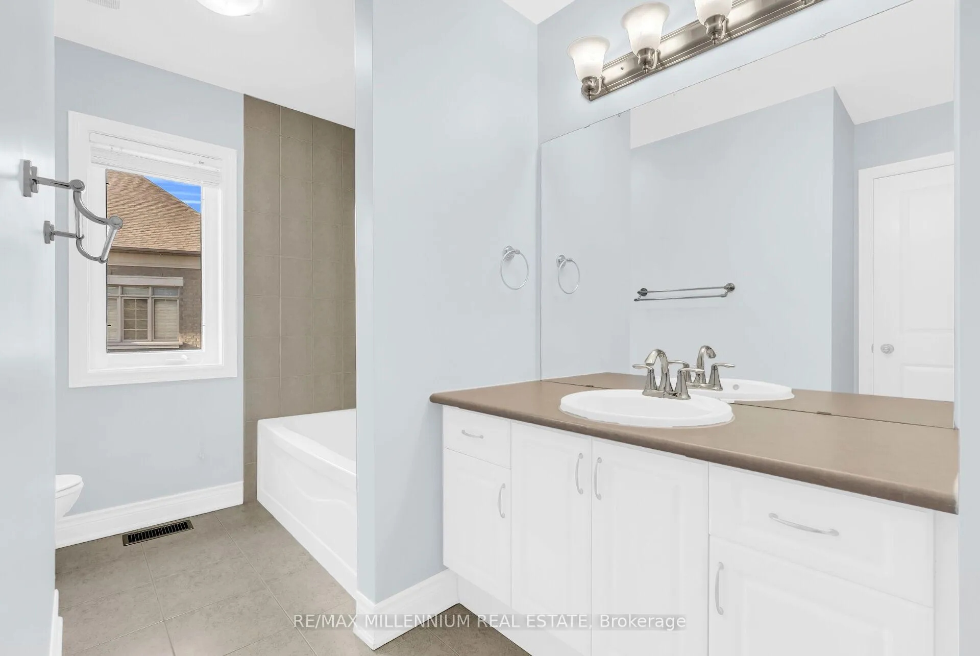 Photo 36 of 275 Hansard Drive, Vaughan, Vellore Village — HOMEH