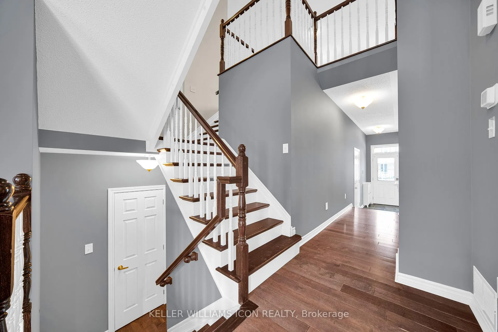 Photo 5 of 2212 Watercolours Way, Ottawa, Barrhaven - Half Moon Bay — HOMEH