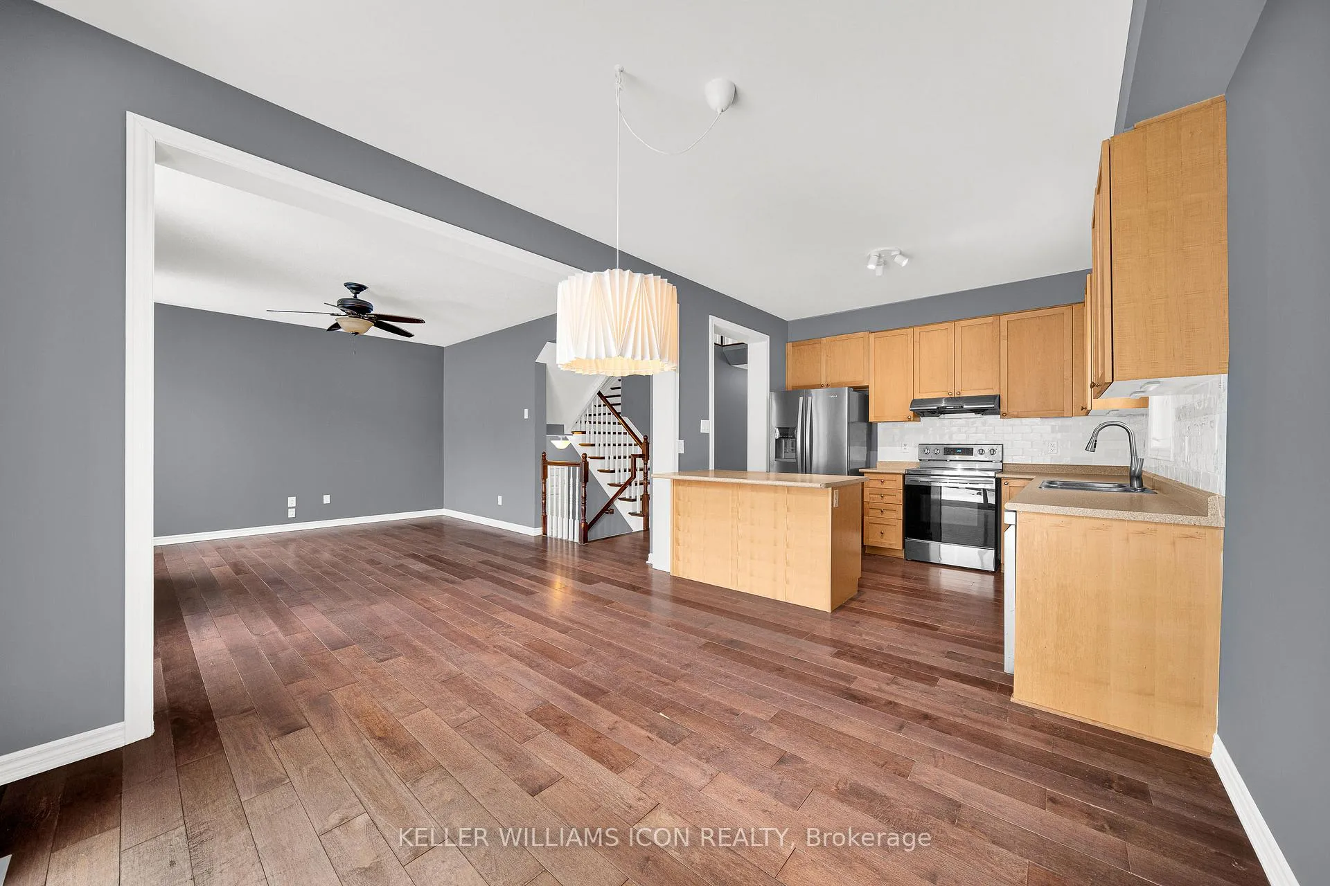 Photo 8 of 2212 Watercolours Way, Ottawa, Barrhaven - Half Moon Bay — HOMEH