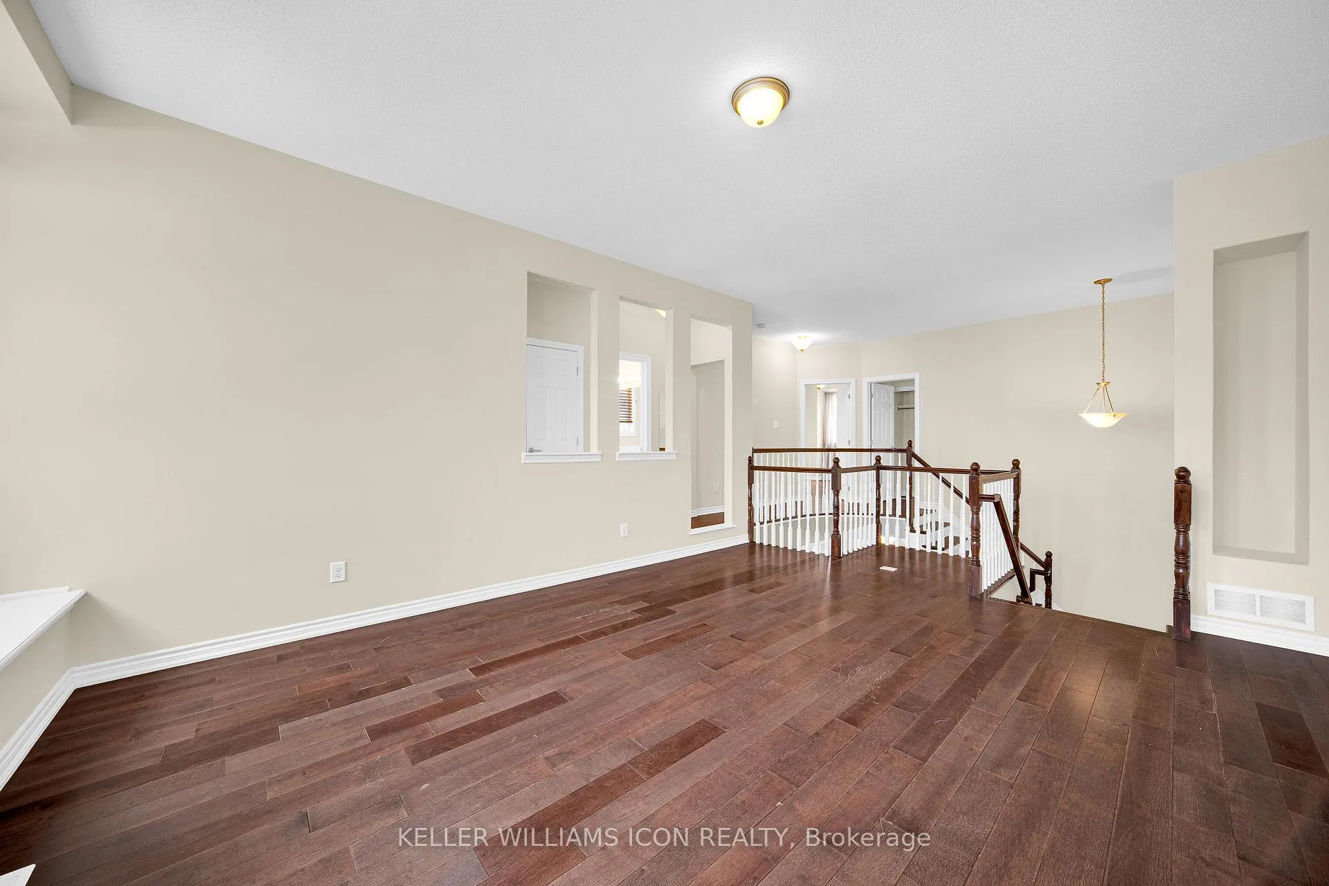 Photo 13 of 2212 Watercolours Way, Ottawa, Barrhaven - Half Moon Bay — HOMEH