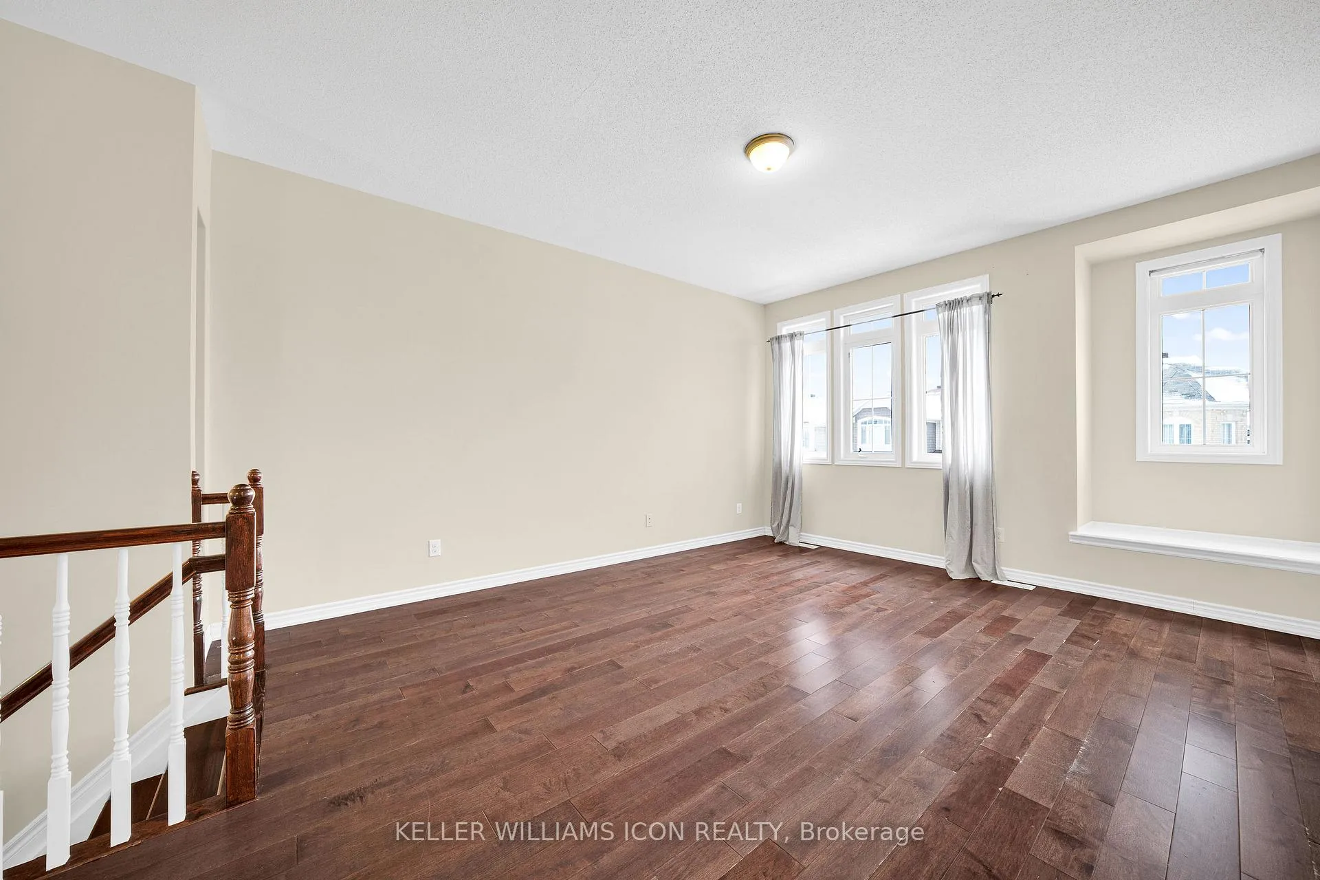 Photo 14 of 2212 Watercolours Way, Ottawa, Barrhaven - Half Moon Bay — HOMEH