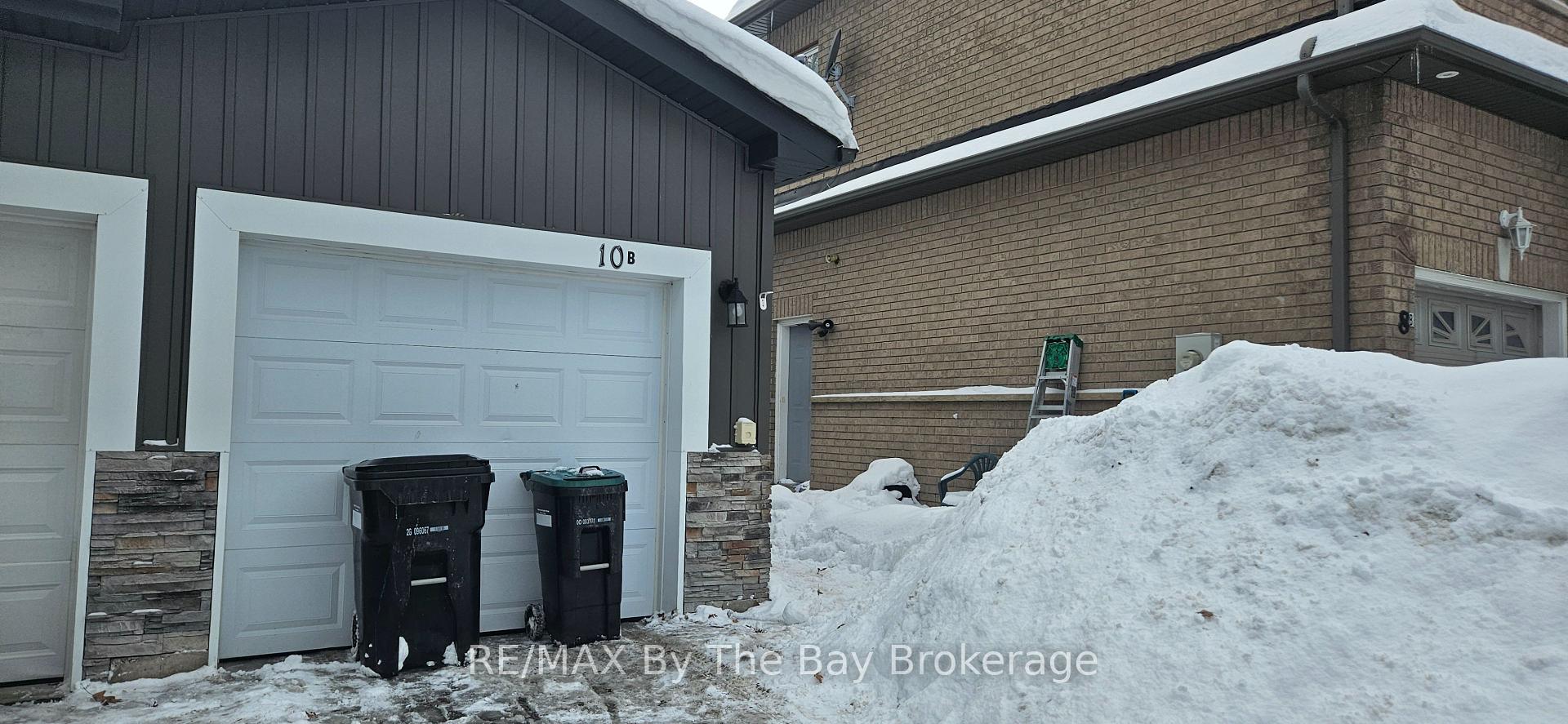 Photo 1 of Unit Unit B, 10 Elm Drive, Wasaga Beach — HOMEH