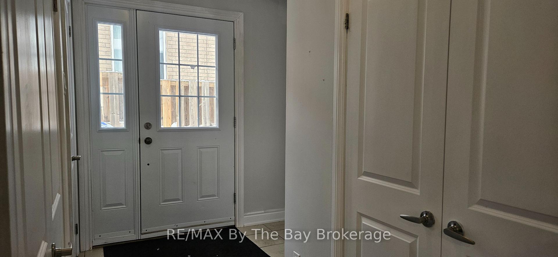 Photo 2 of Unit Unit B, 10 Elm Drive, Wasaga Beach — HOMEH