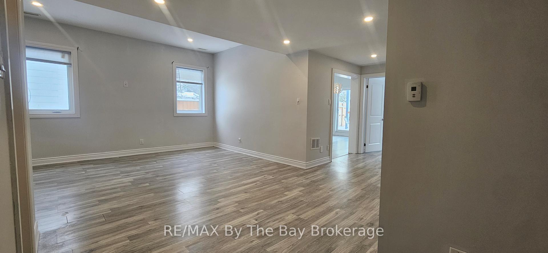 Photo 7 of Unit Unit B, 10 Elm Drive, Wasaga Beach — HOMEH