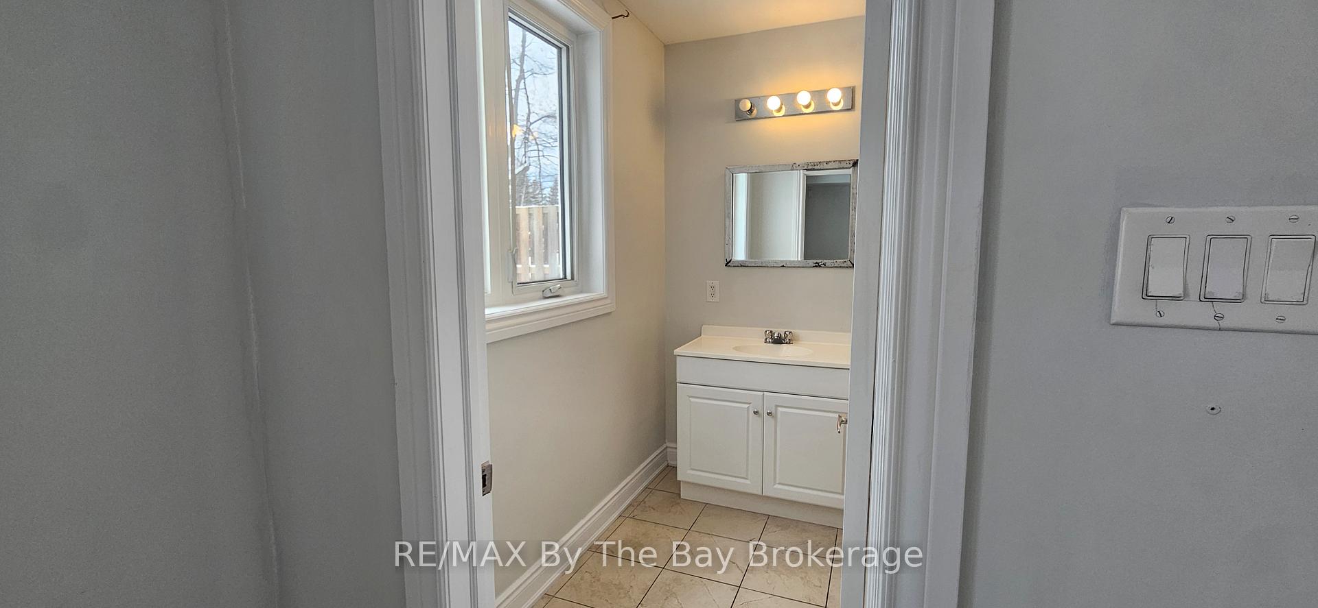 Photo 16 of Unit Unit B, 10 Elm Drive, Wasaga Beach — HOMEH