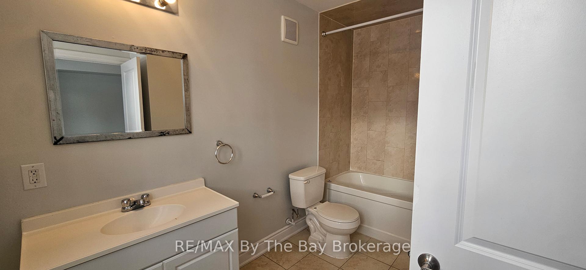 Photo 17 of Unit Unit B, 10 Elm Drive, Wasaga Beach — HOMEH