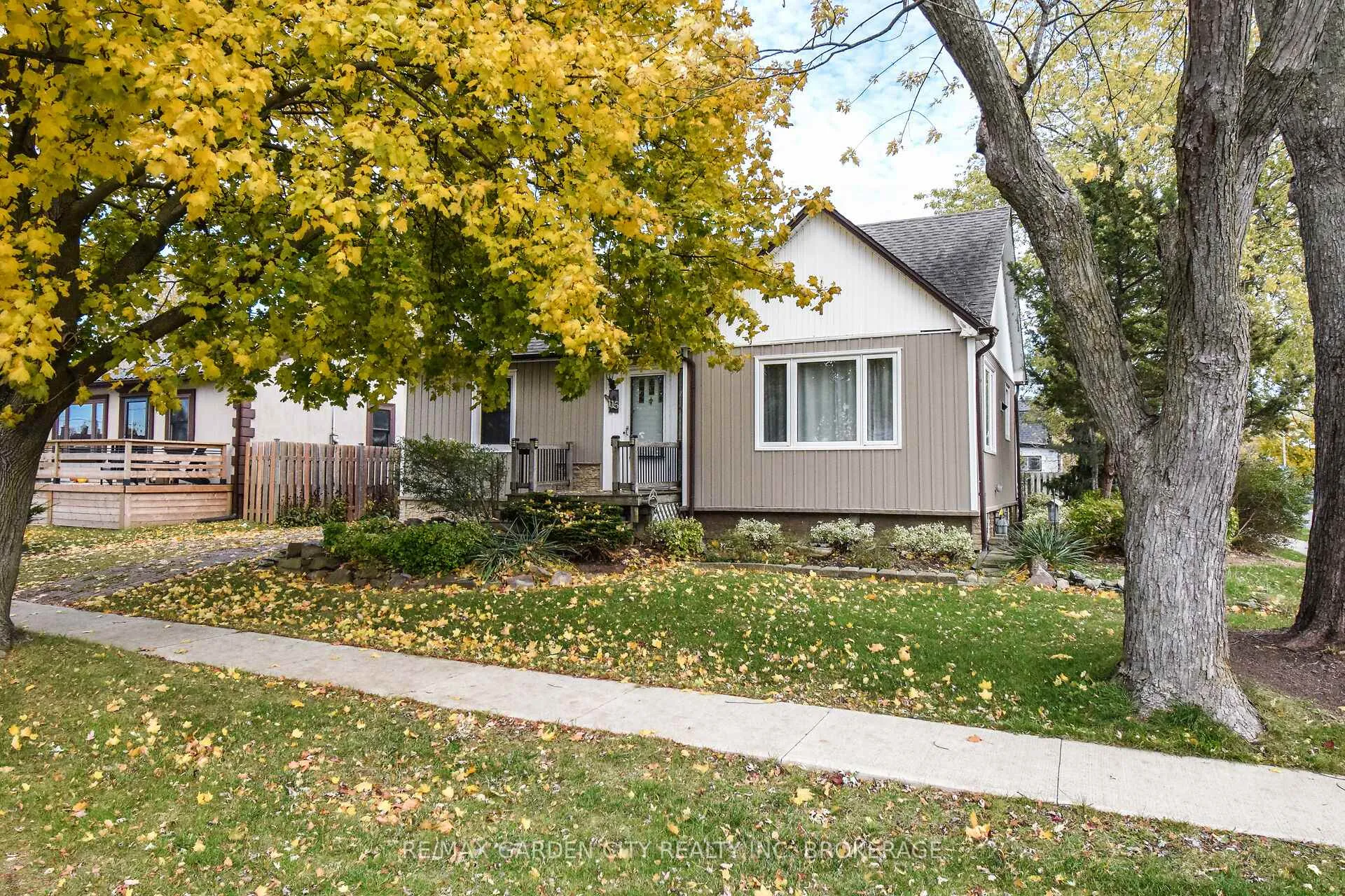 Photo 1 of 115 Marshall Avenue, Welland, Broadway — HOMEH