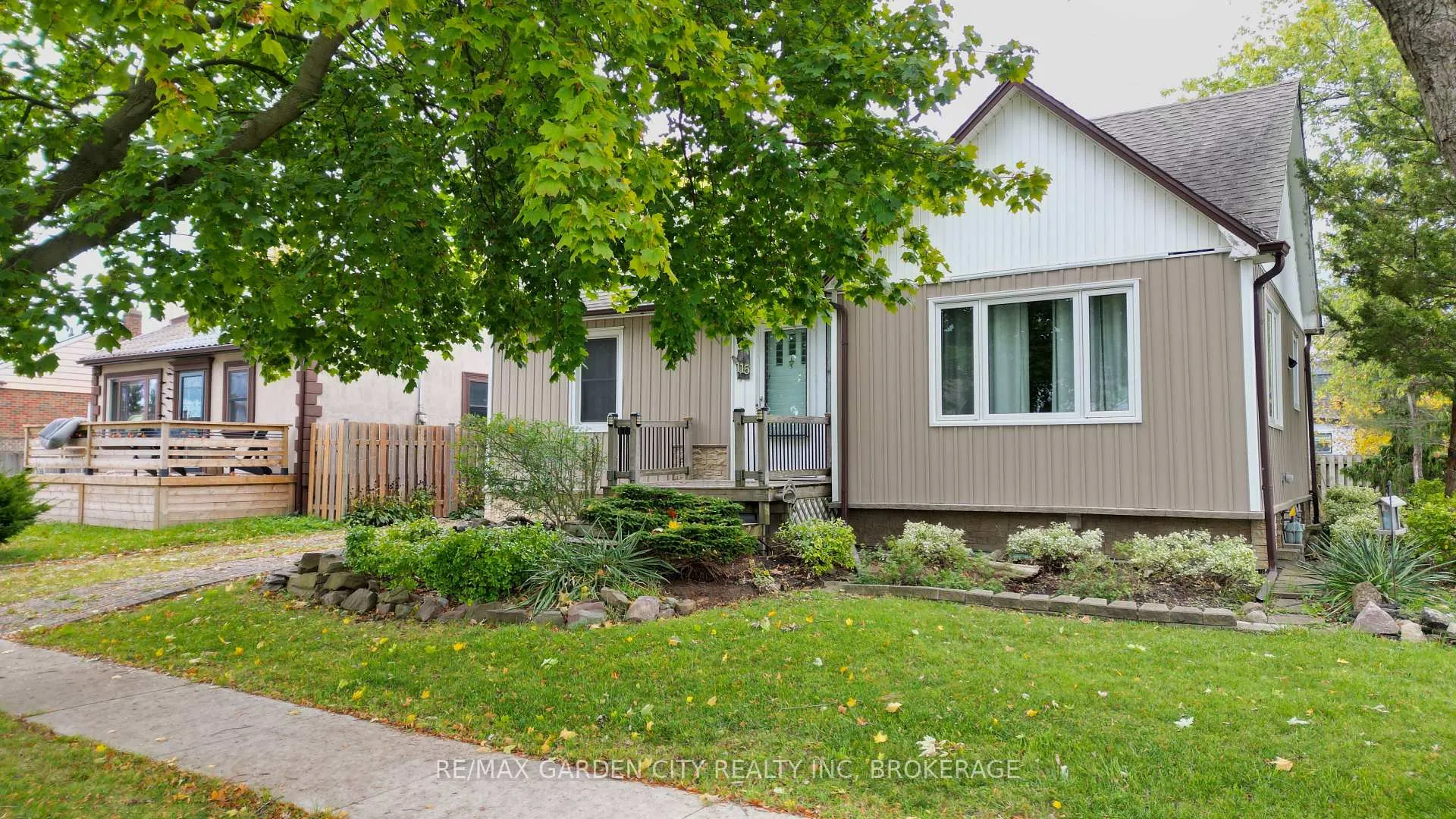 Photo 2 of 115 Marshall Avenue, Welland, Broadway — HOMEH