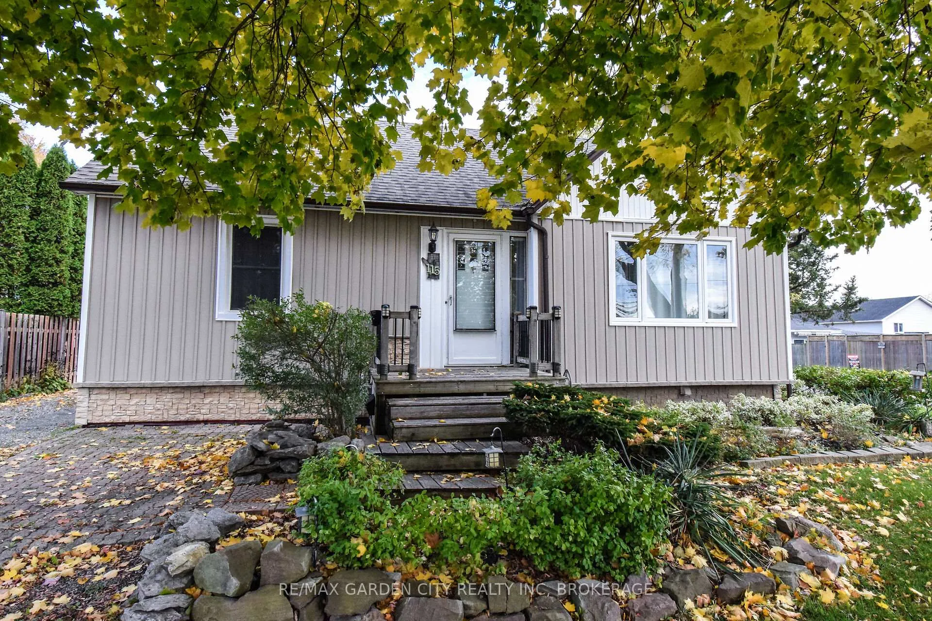 Photo 8 of 115 Marshall Avenue, Welland, Broadway — HOMEH