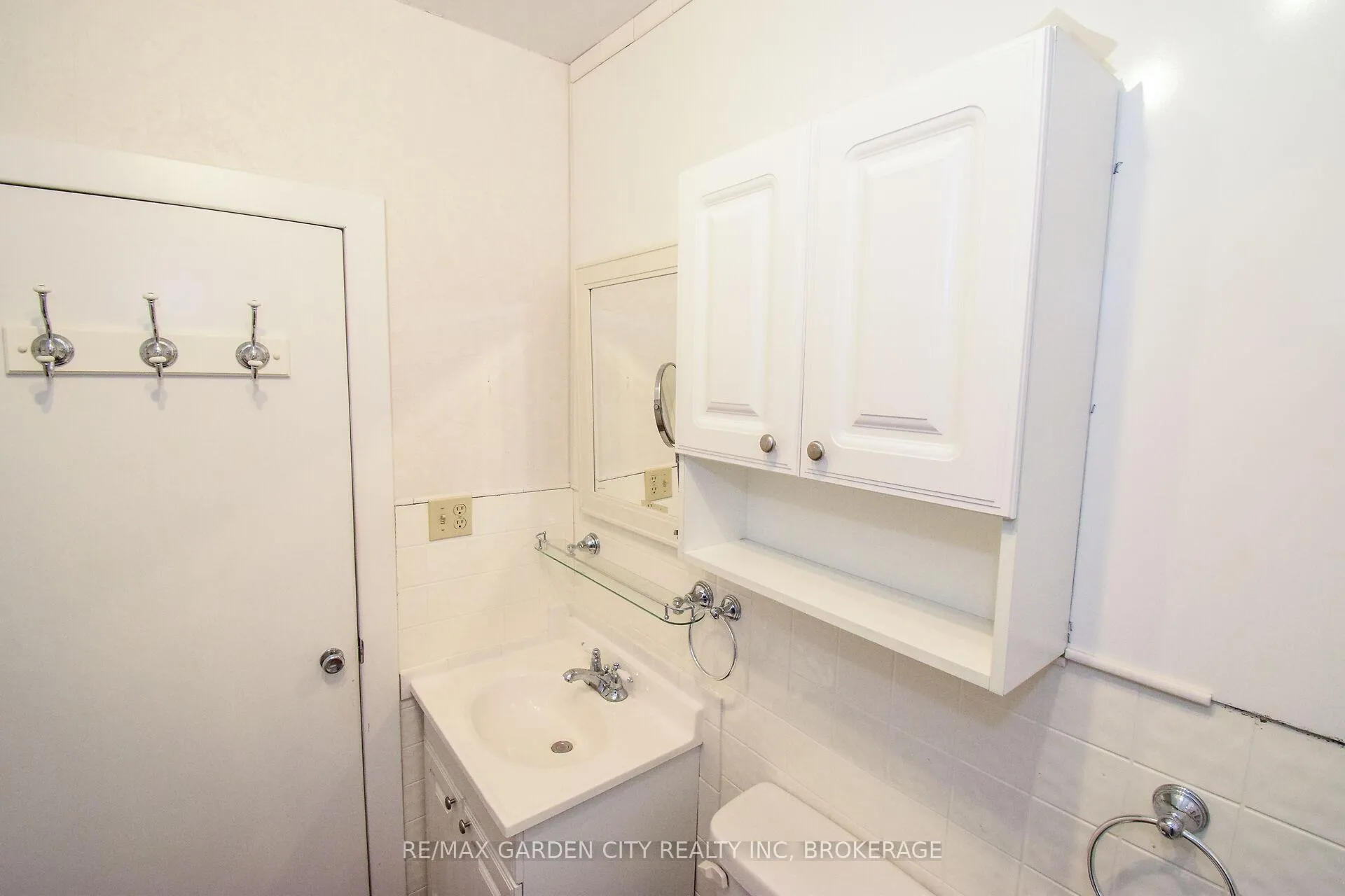 Photo 26 of 115 Marshall Avenue, Welland, Broadway — HOMEH