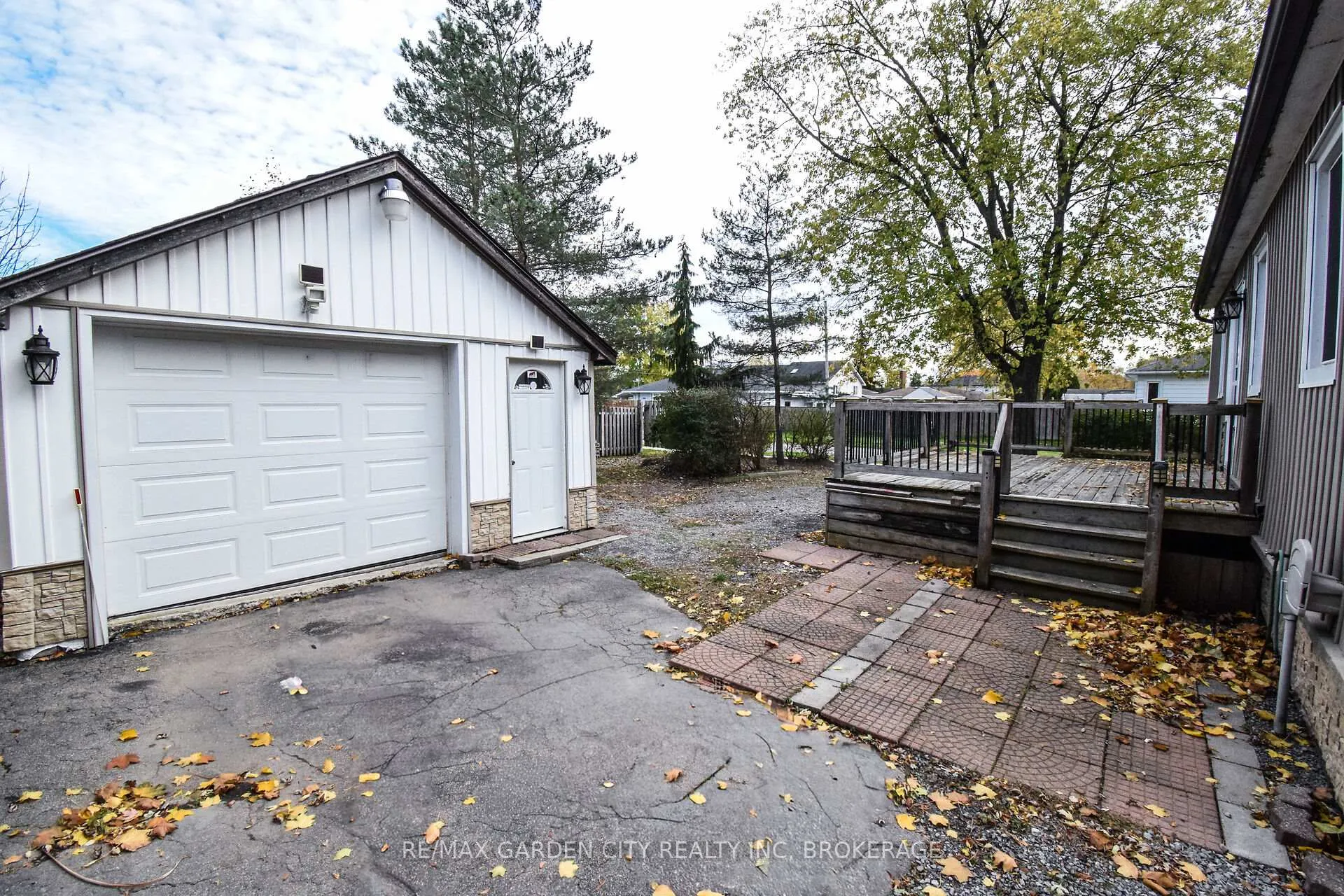 Photo 32 of 115 Marshall Avenue, Welland, Broadway — HOMEH