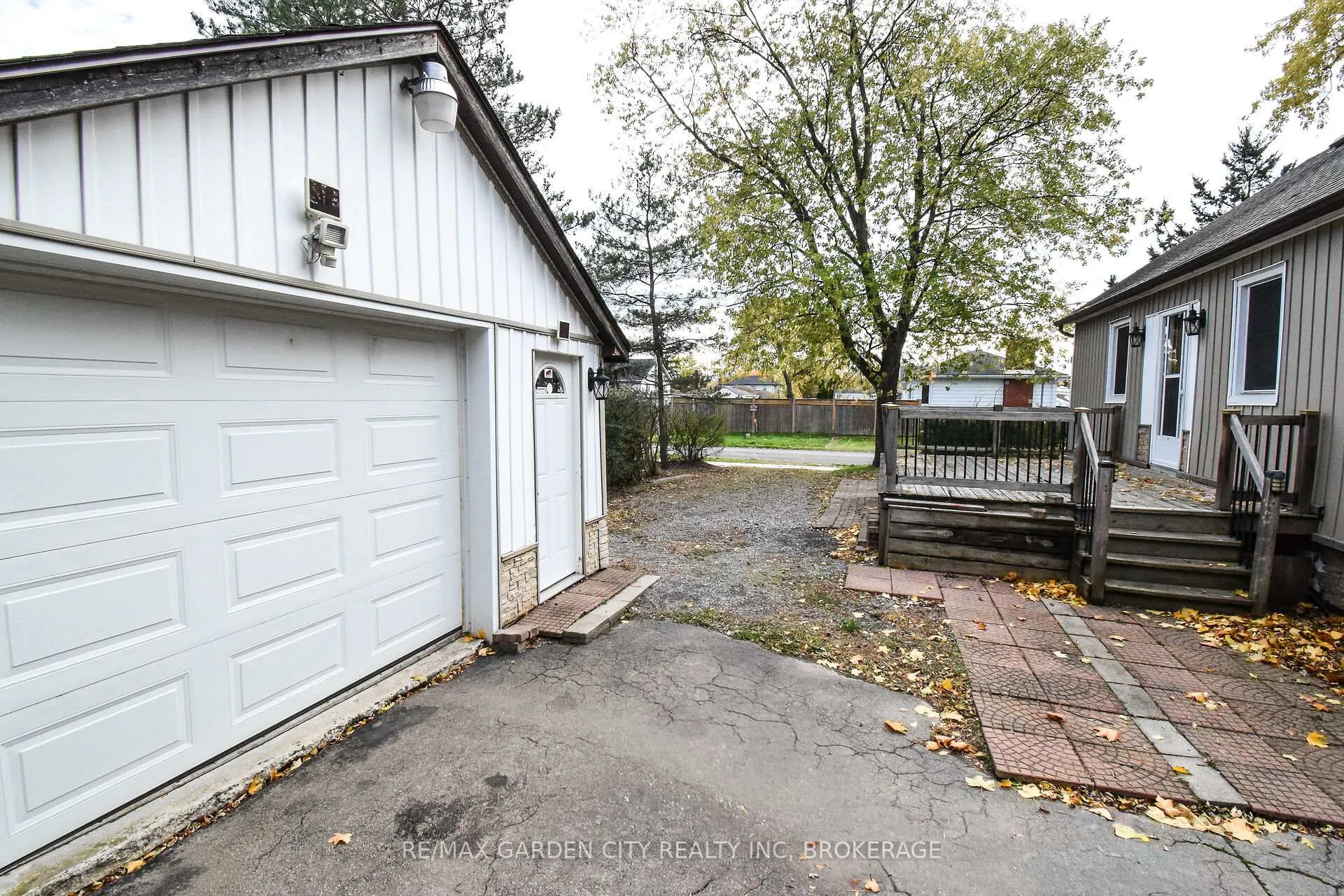 Photo 33 of 115 Marshall Avenue, Welland, Broadway — HOMEH