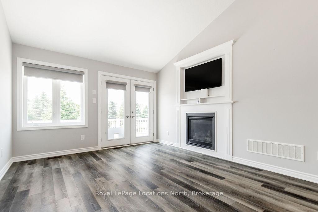 Photo 8 of 26 Ivy Crescent, Wasaga Beach — HOMEH