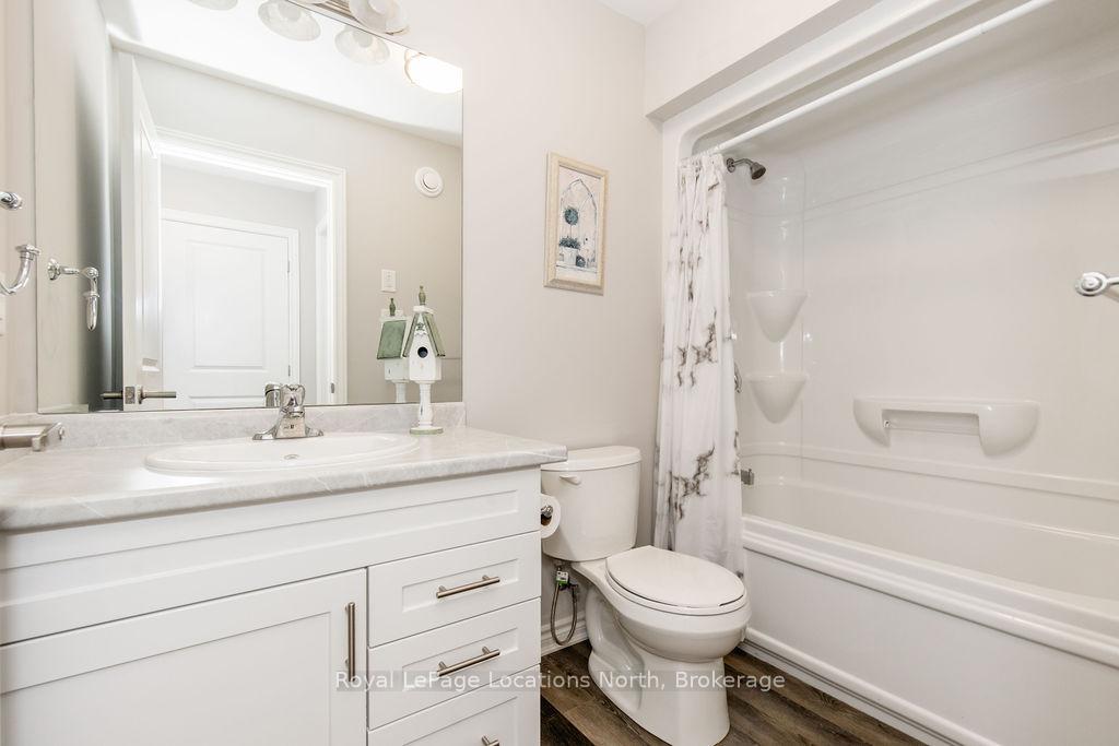 Photo 17 of 26 Ivy Crescent, Wasaga Beach — HOMEH